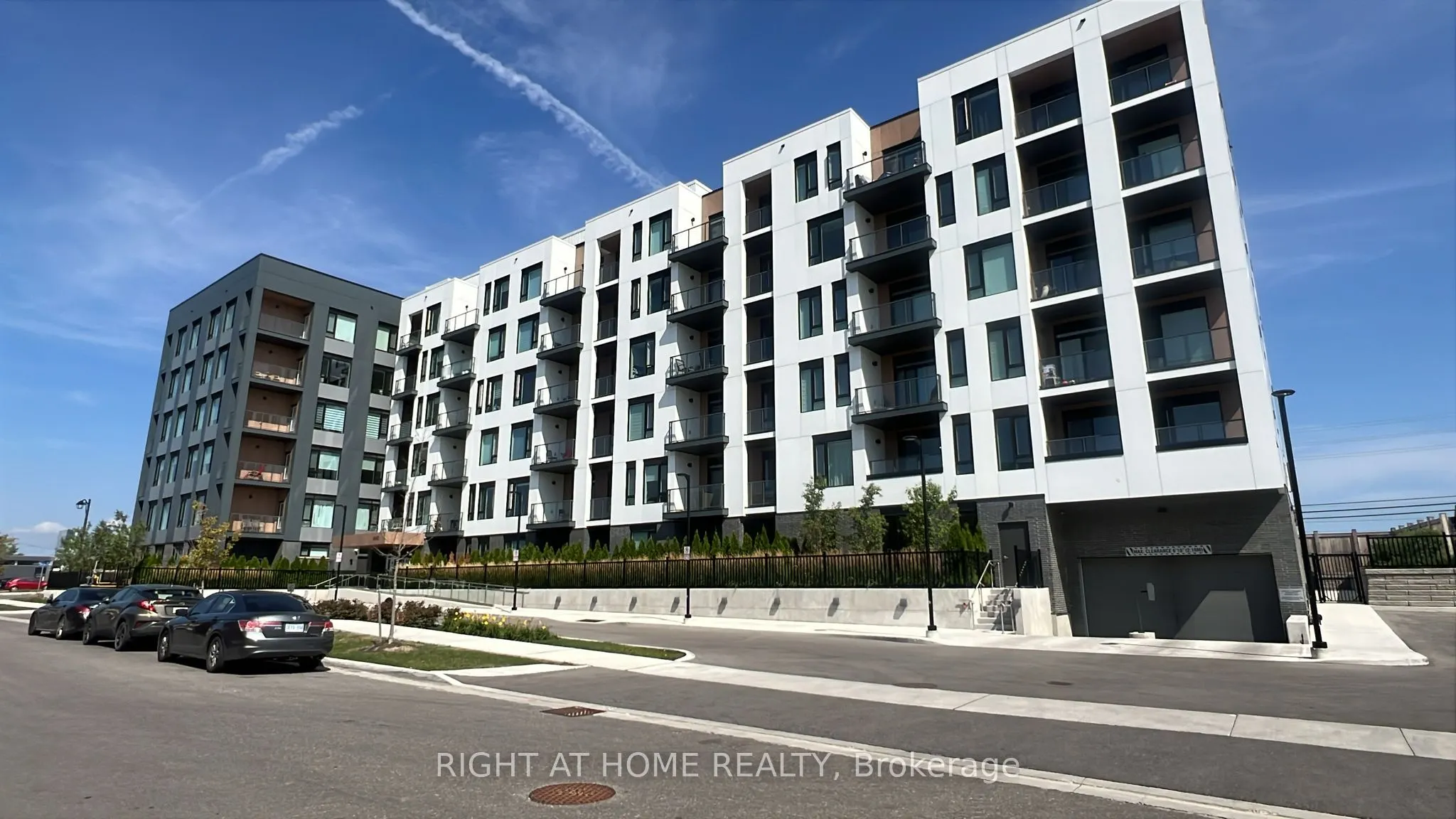 1440 Clarriage Court E, #109