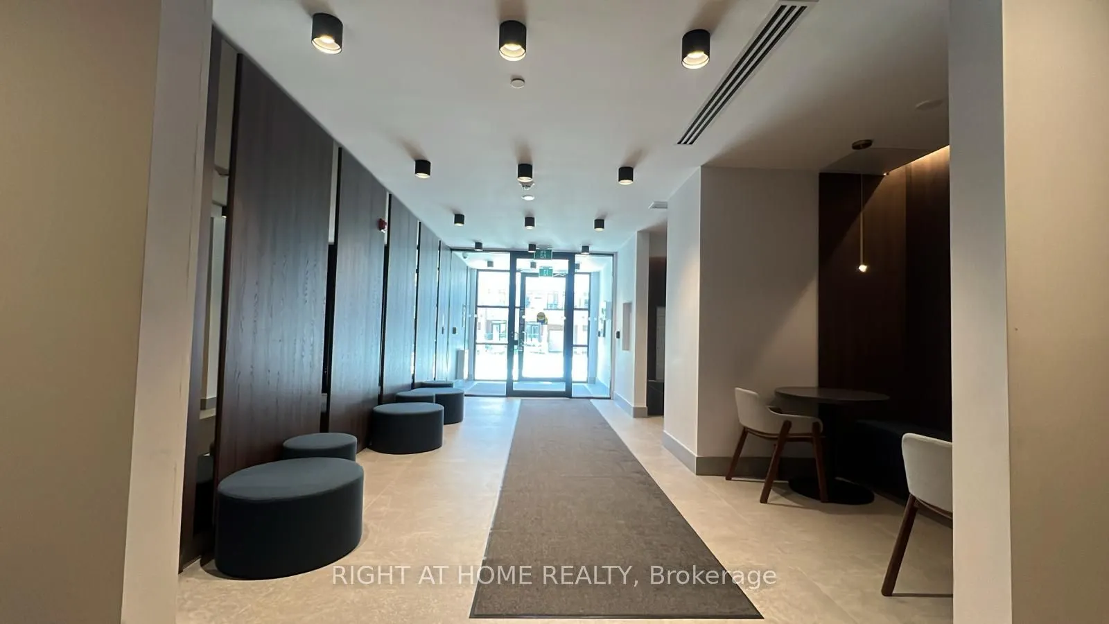 1440 Clarriage Court E, #109