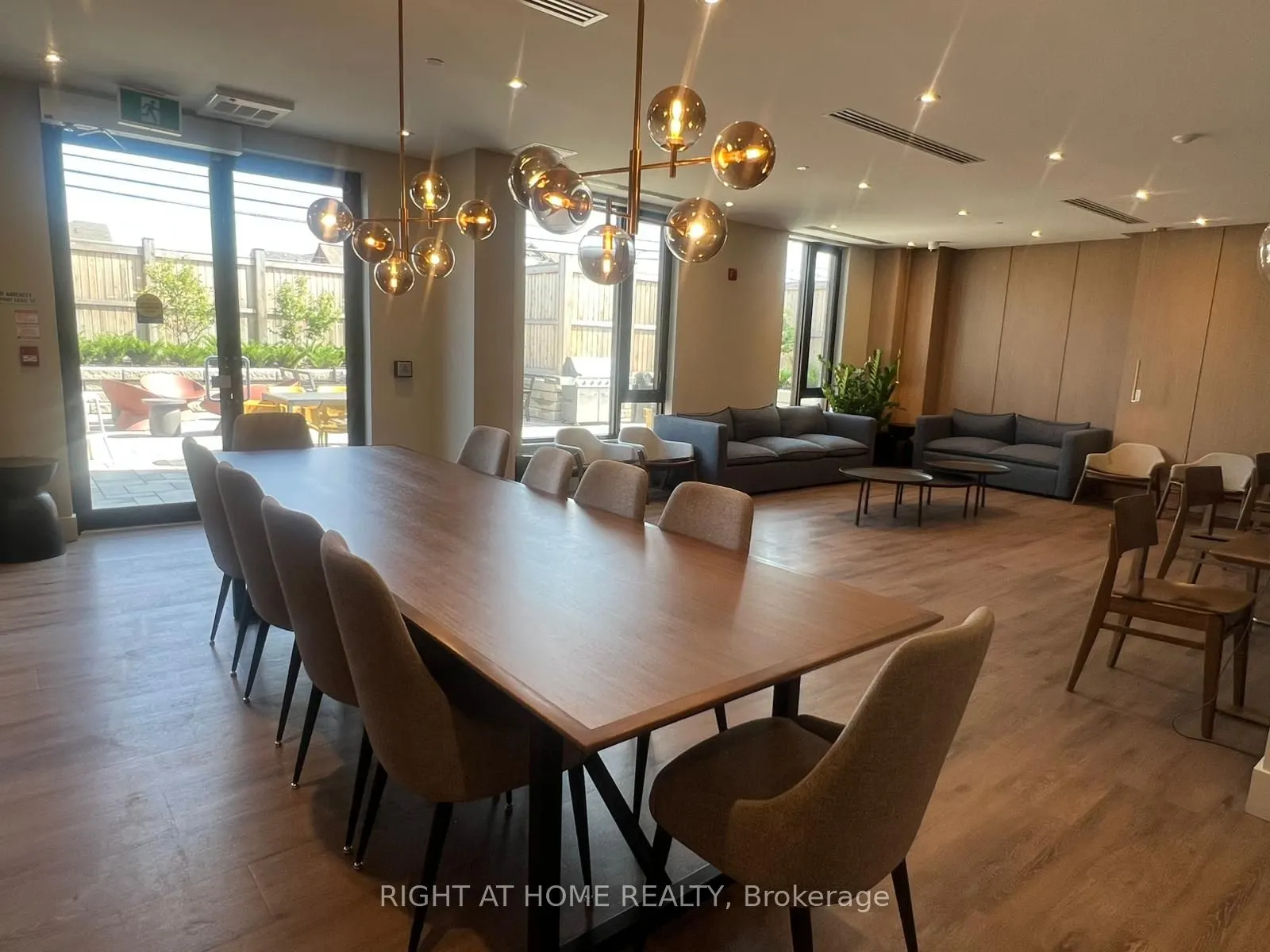 1440 Clarriage Court E, #109