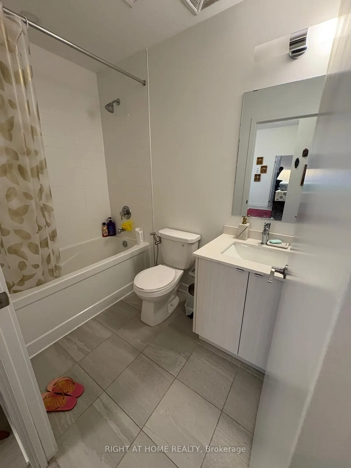 1440 Clarriage Court E, #109