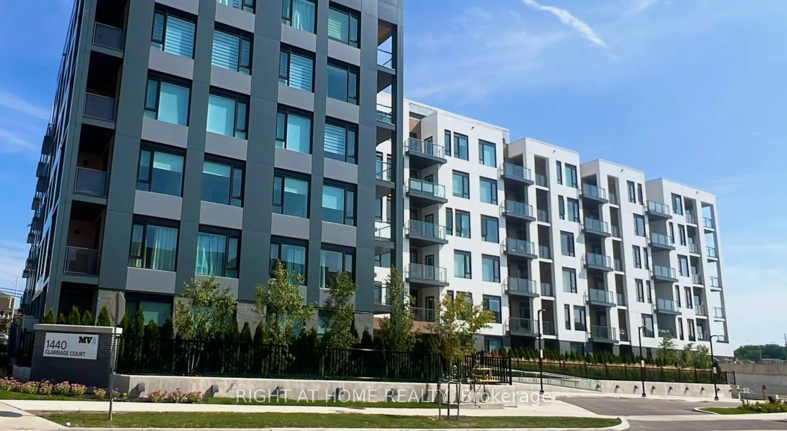 1440 Clarriage Court E, #109
