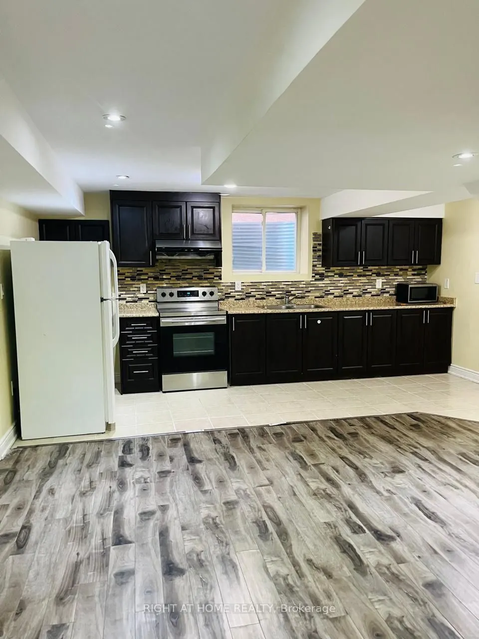 21 Sir Jacobs Crescent