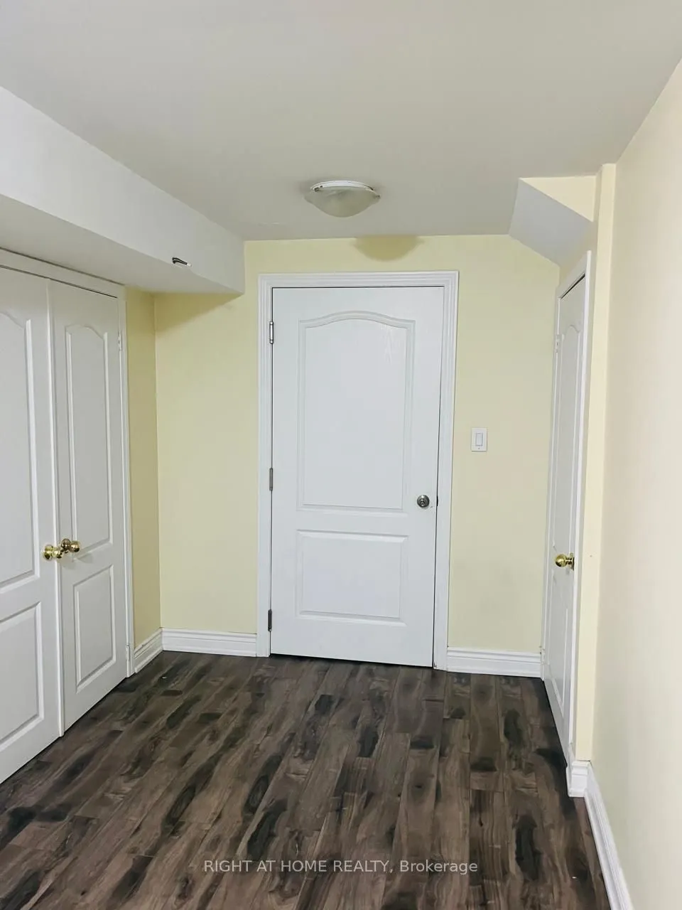 21 Sir Jacobs Crescent
