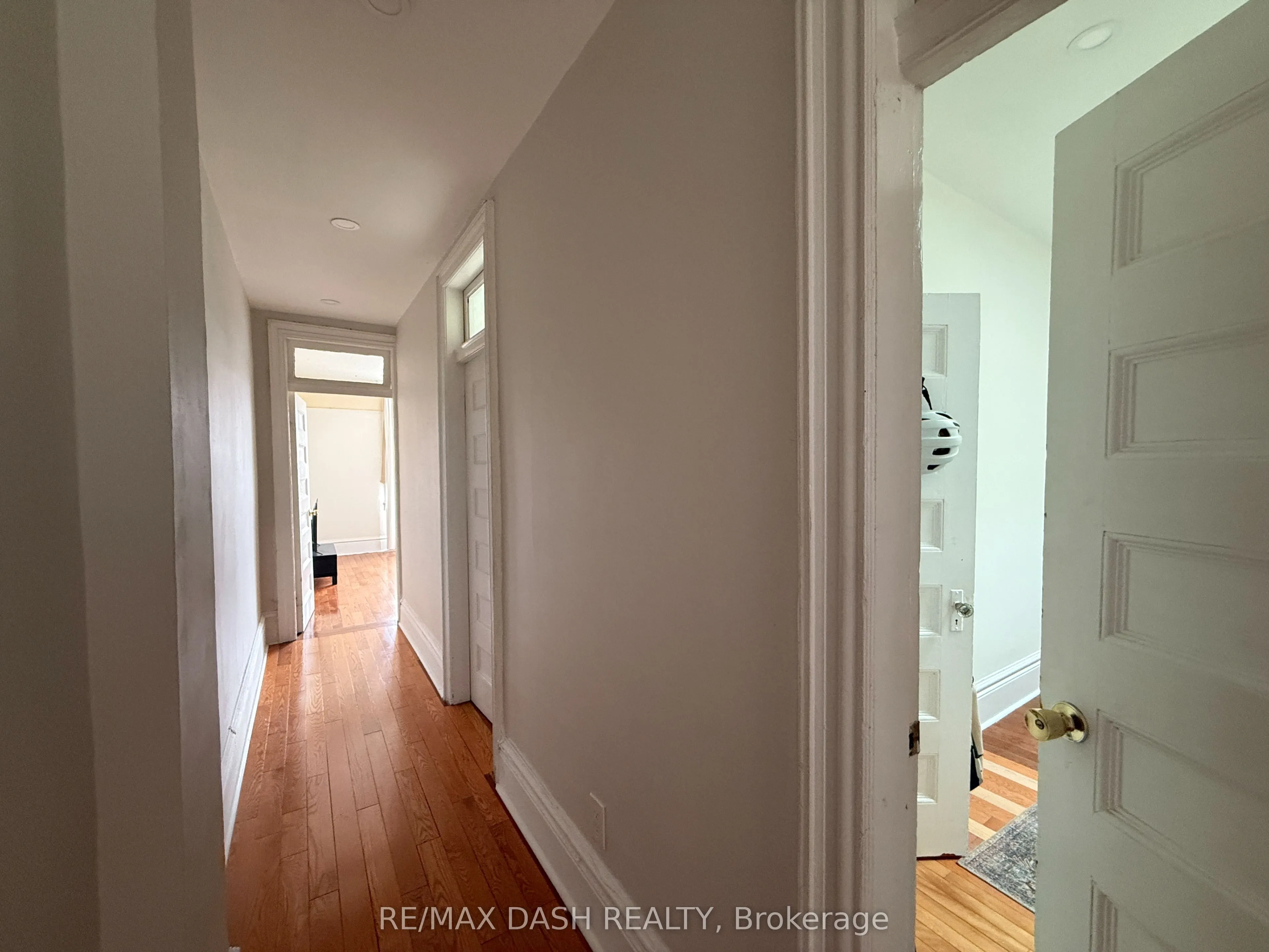 1436 Queen Street W, #3rd floor