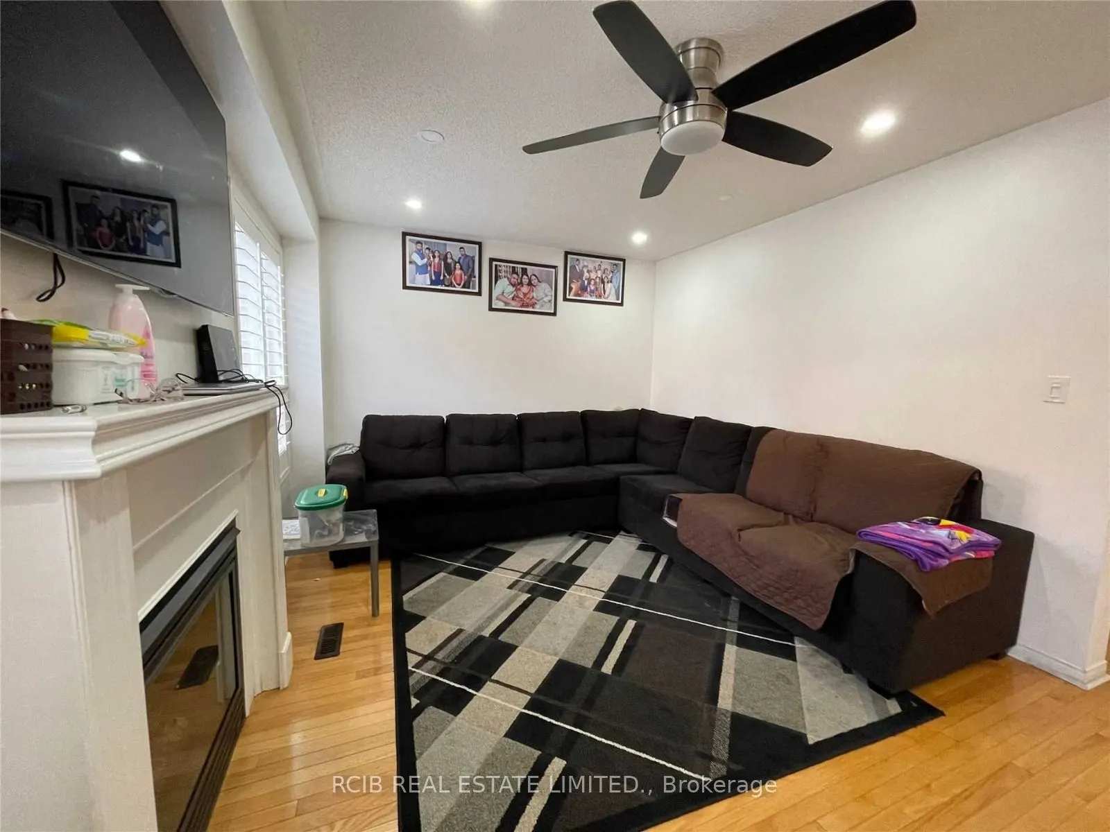 17 Schooner Drive S