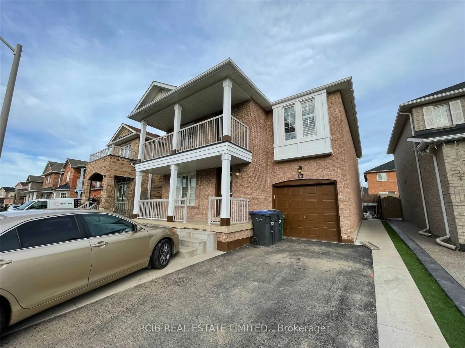 17 Schooner Drive S
