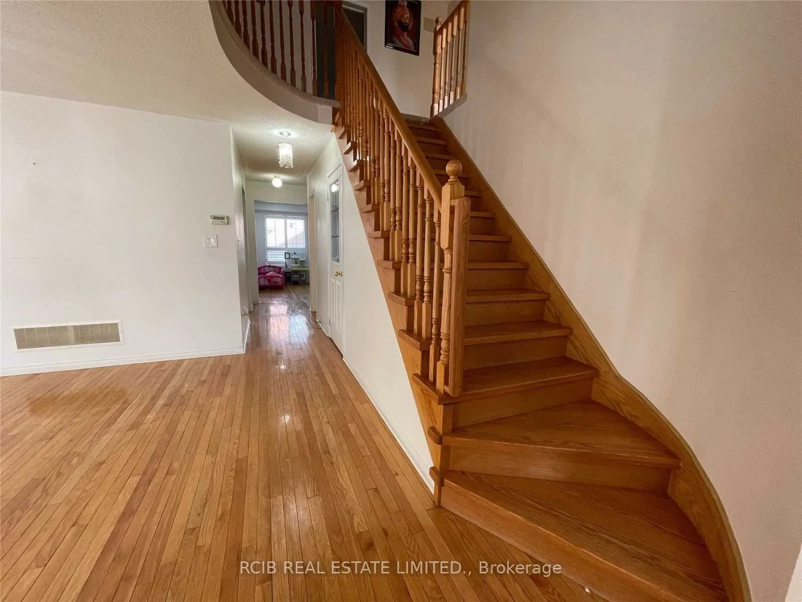 17 Schooner Drive S