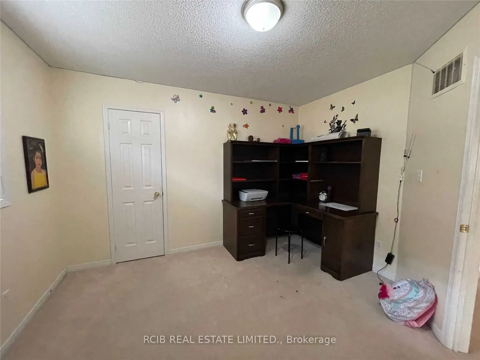 17 Schooner Drive S