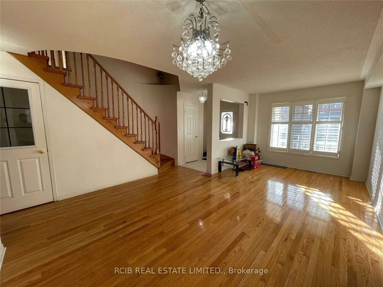 17 Schooner Drive S
