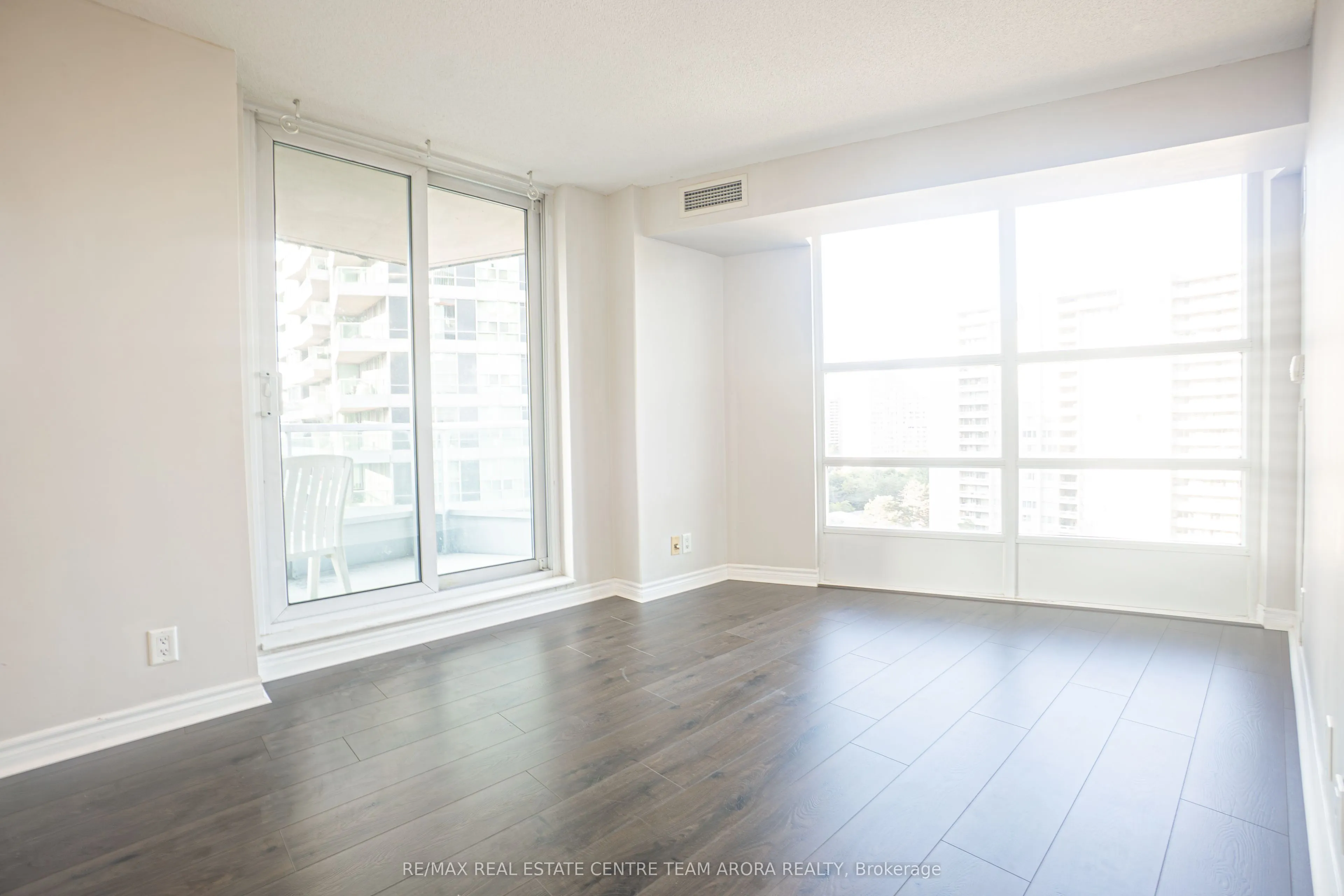 33 Elm Drive, #1109