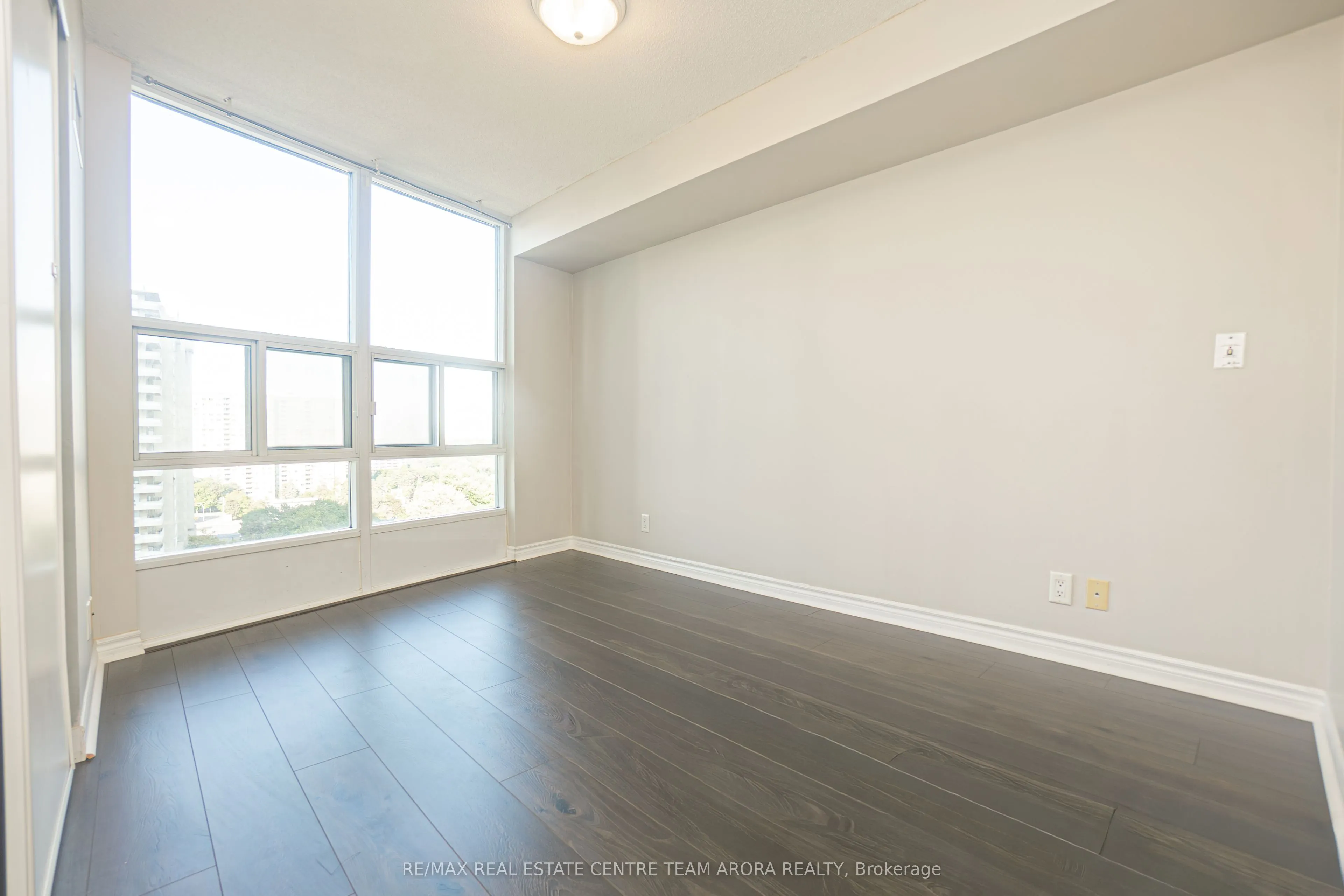 33 Elm Drive, #1109
