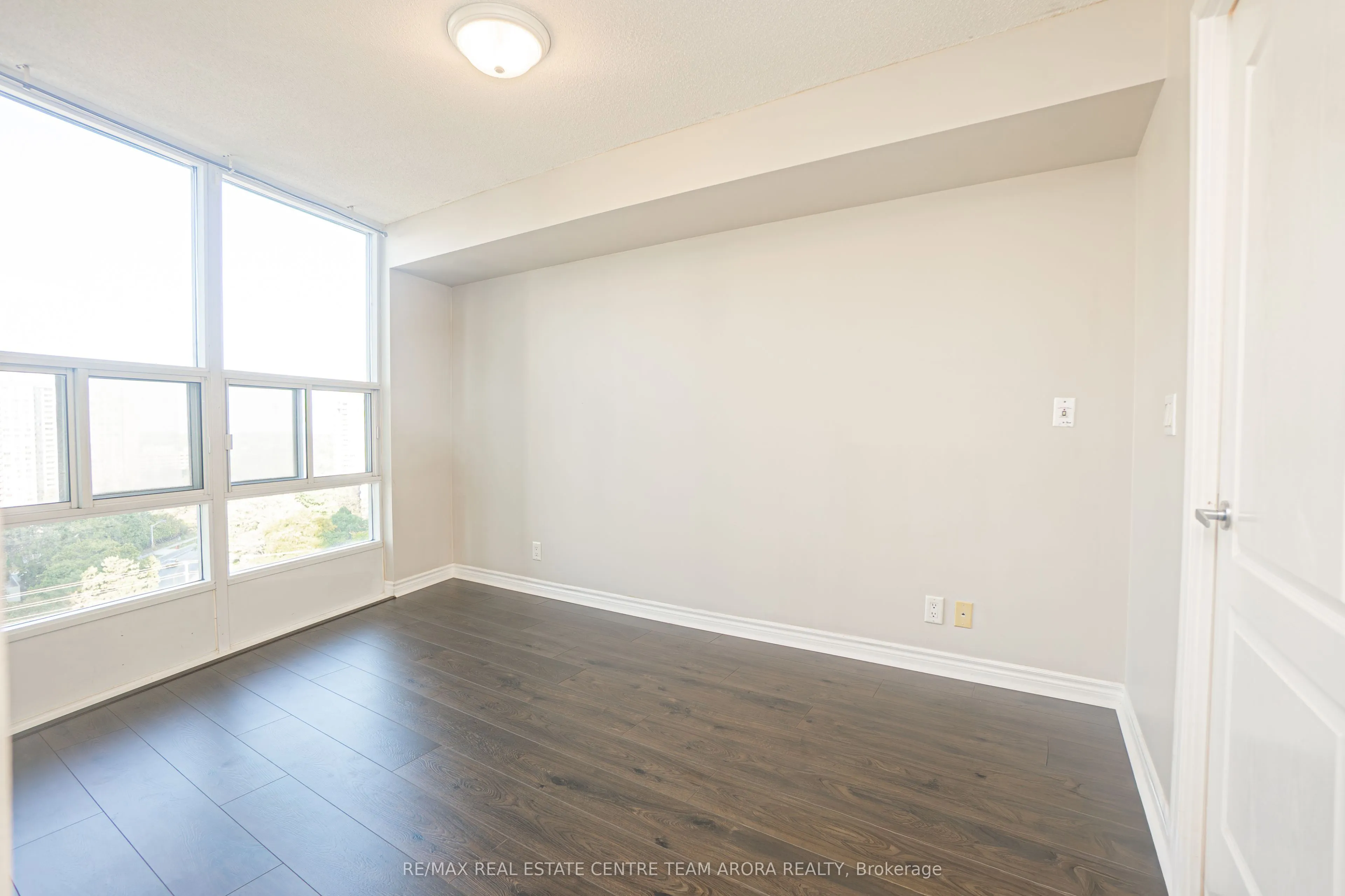 33 Elm Drive, #1109