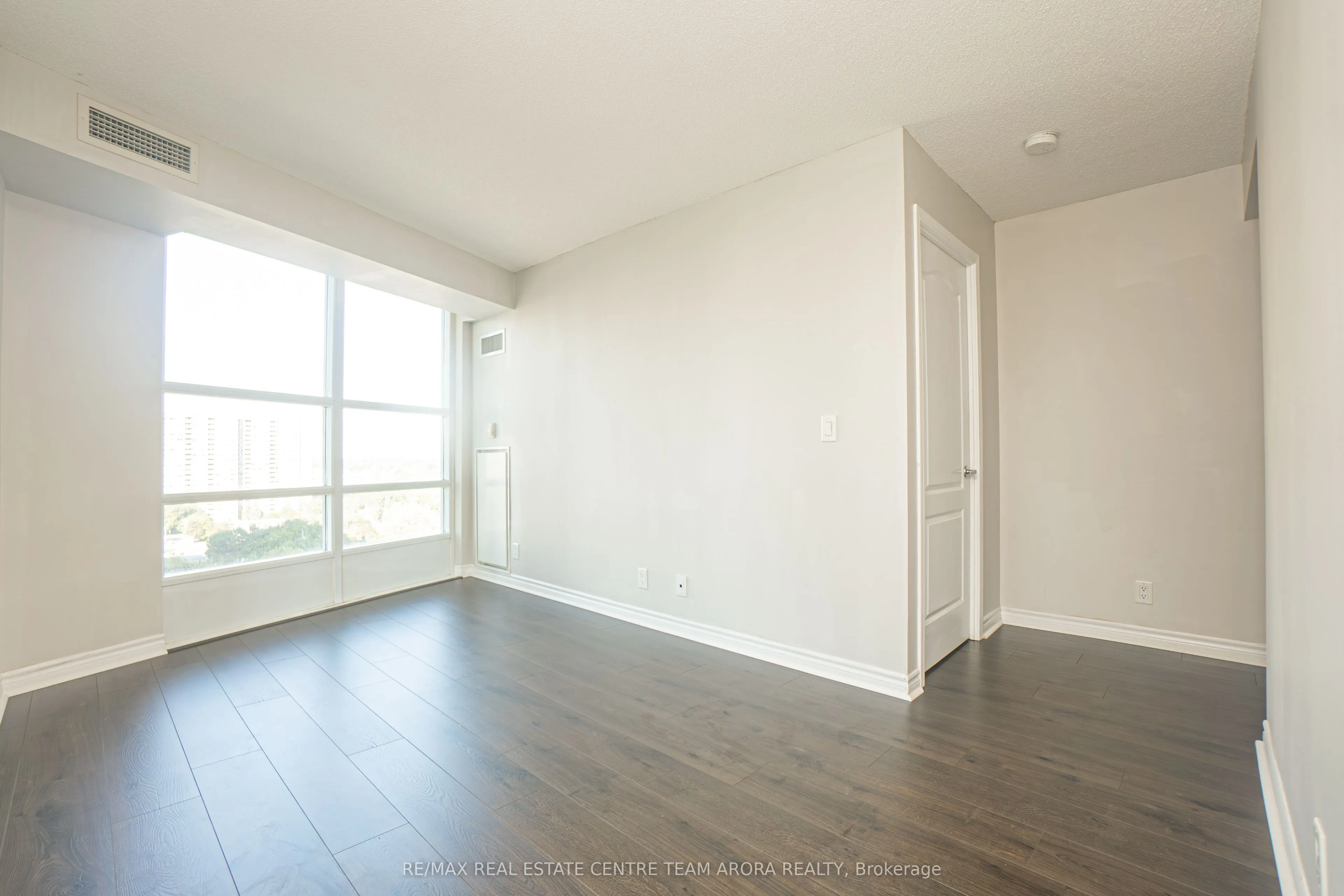 33 Elm Drive, #1109