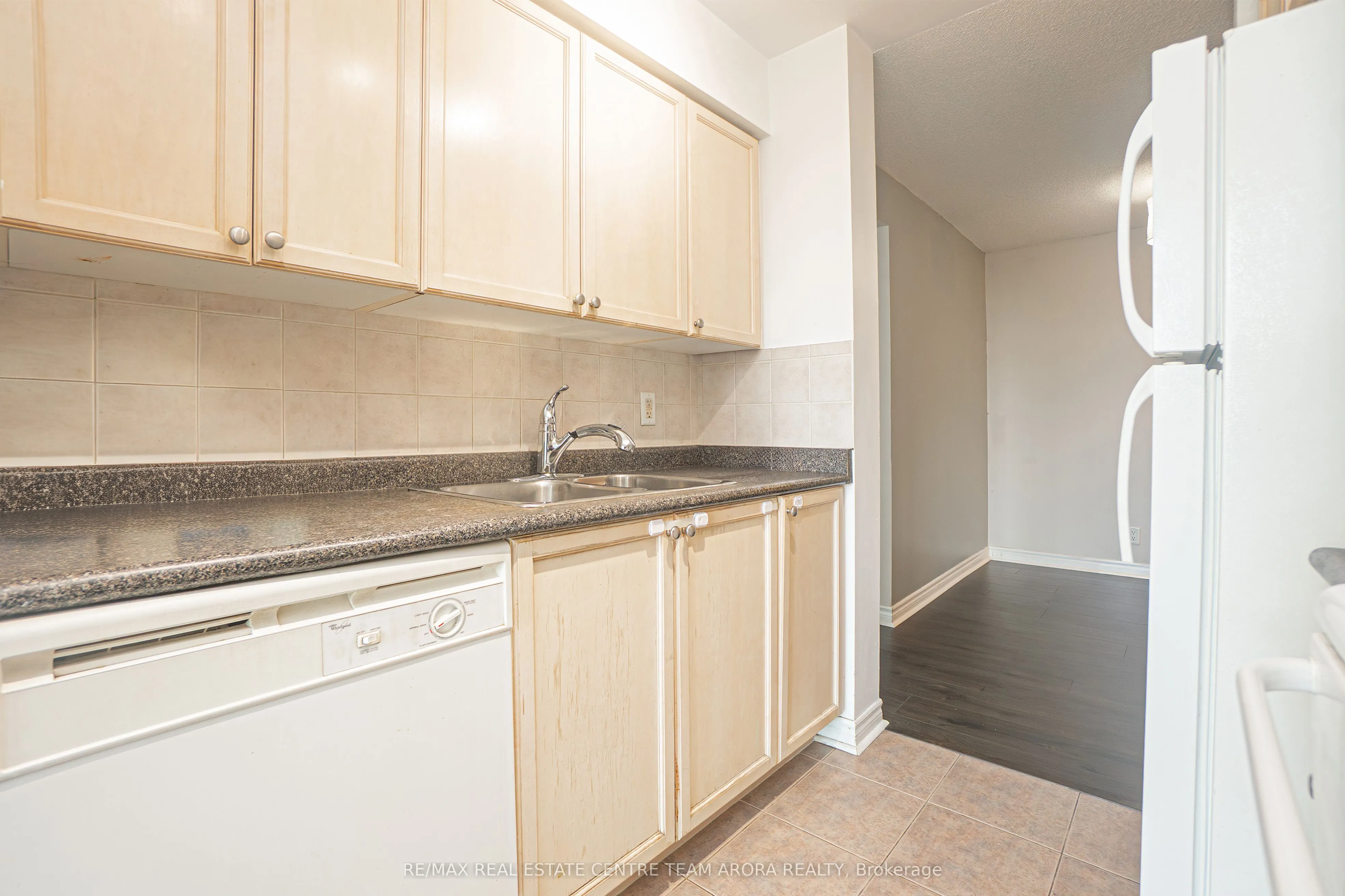 33 Elm Drive, #1109