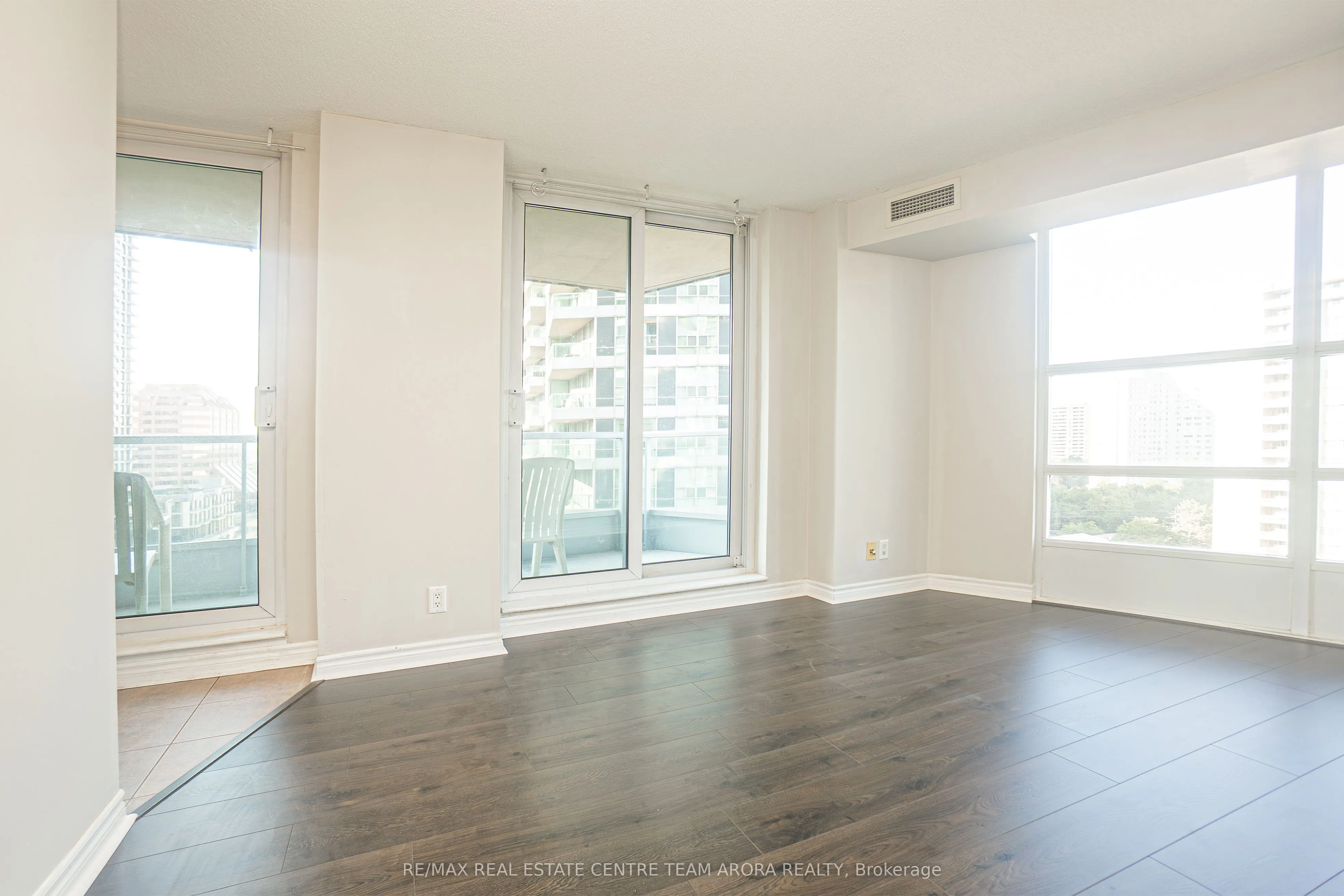 33 Elm Drive, #1109
