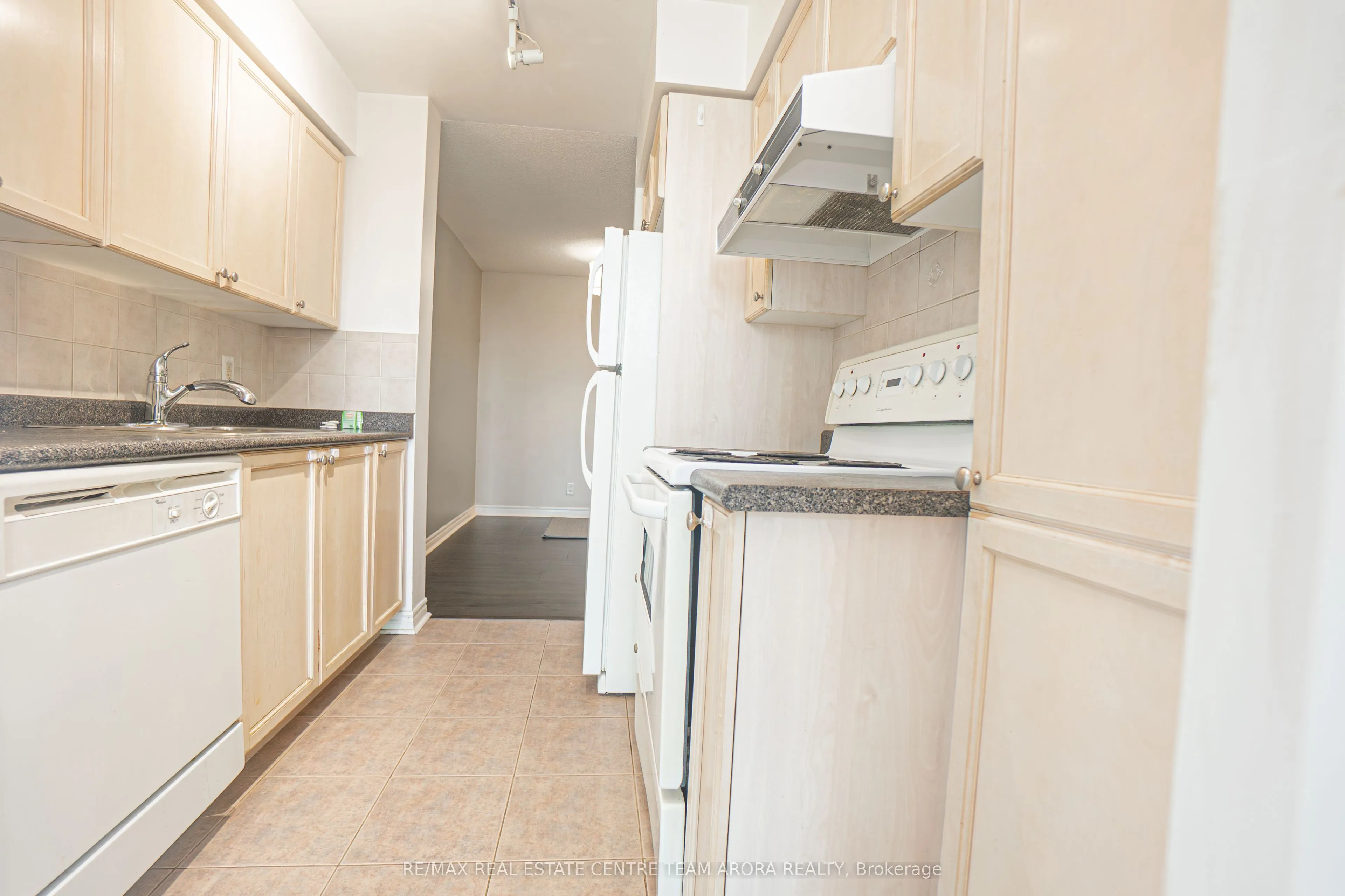 33 Elm Drive, #1109