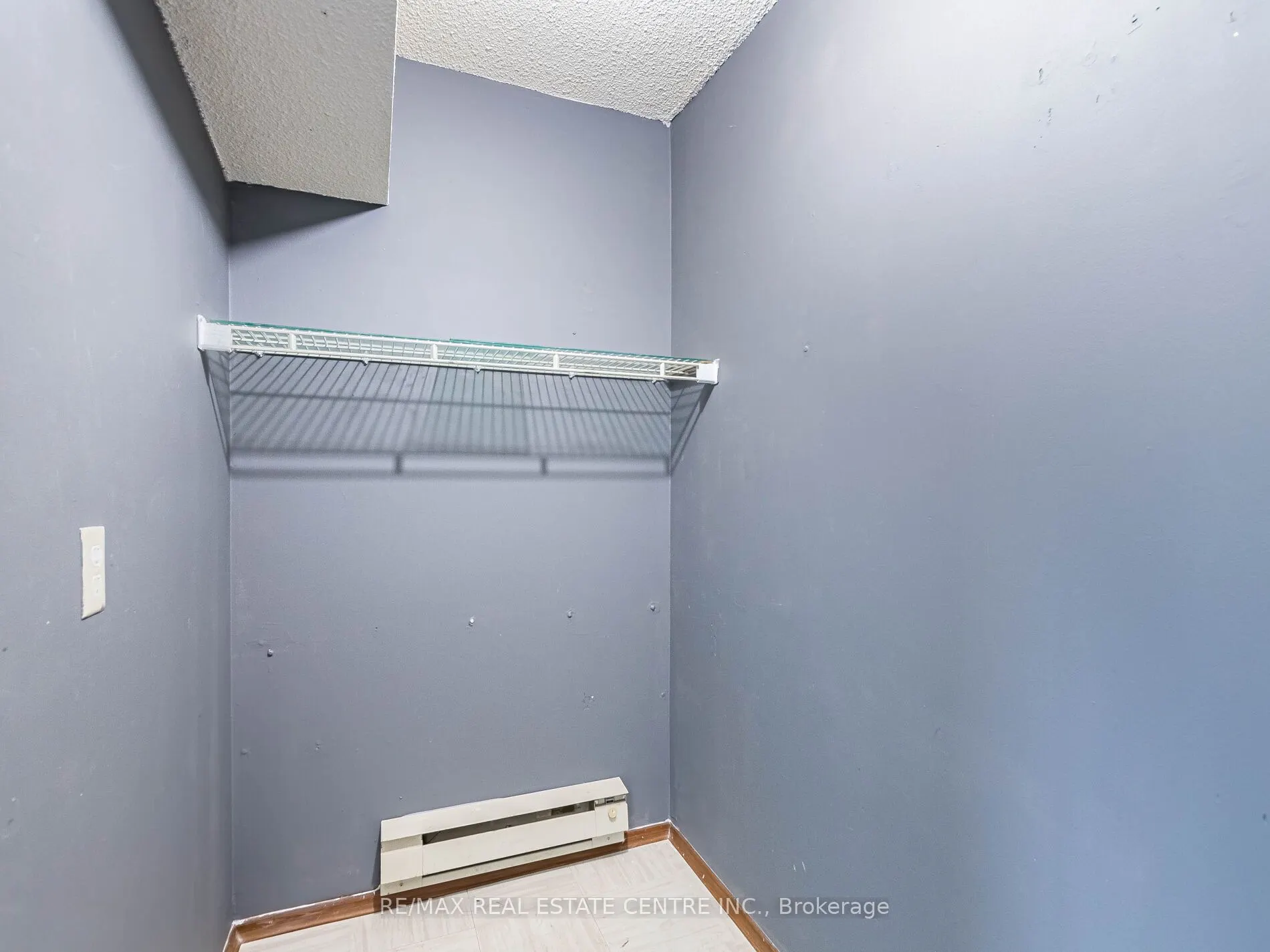 3695 Kaneff Crescent N, #211