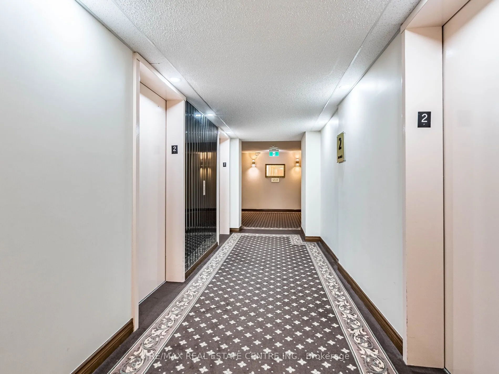 3695 Kaneff Crescent N, #211
