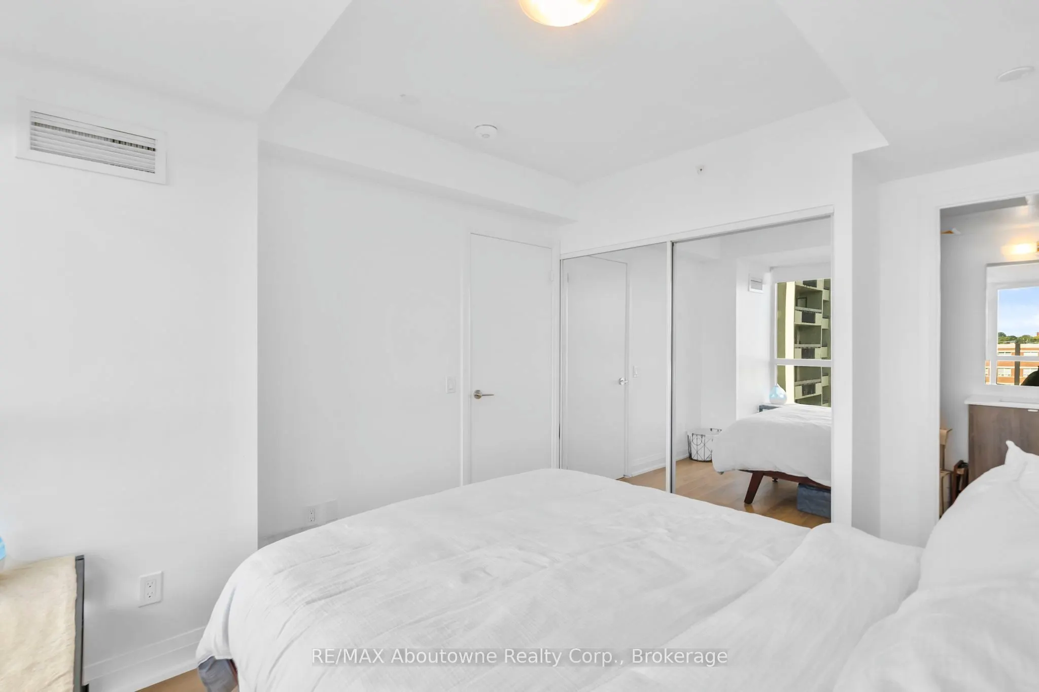 1461 Lawrence Avenue W, #809
