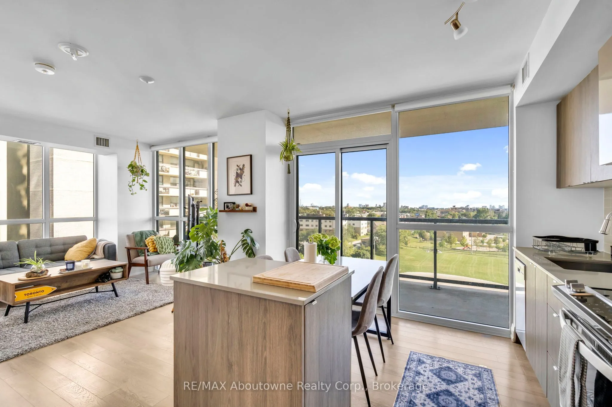 1461 Lawrence Avenue W, #809
