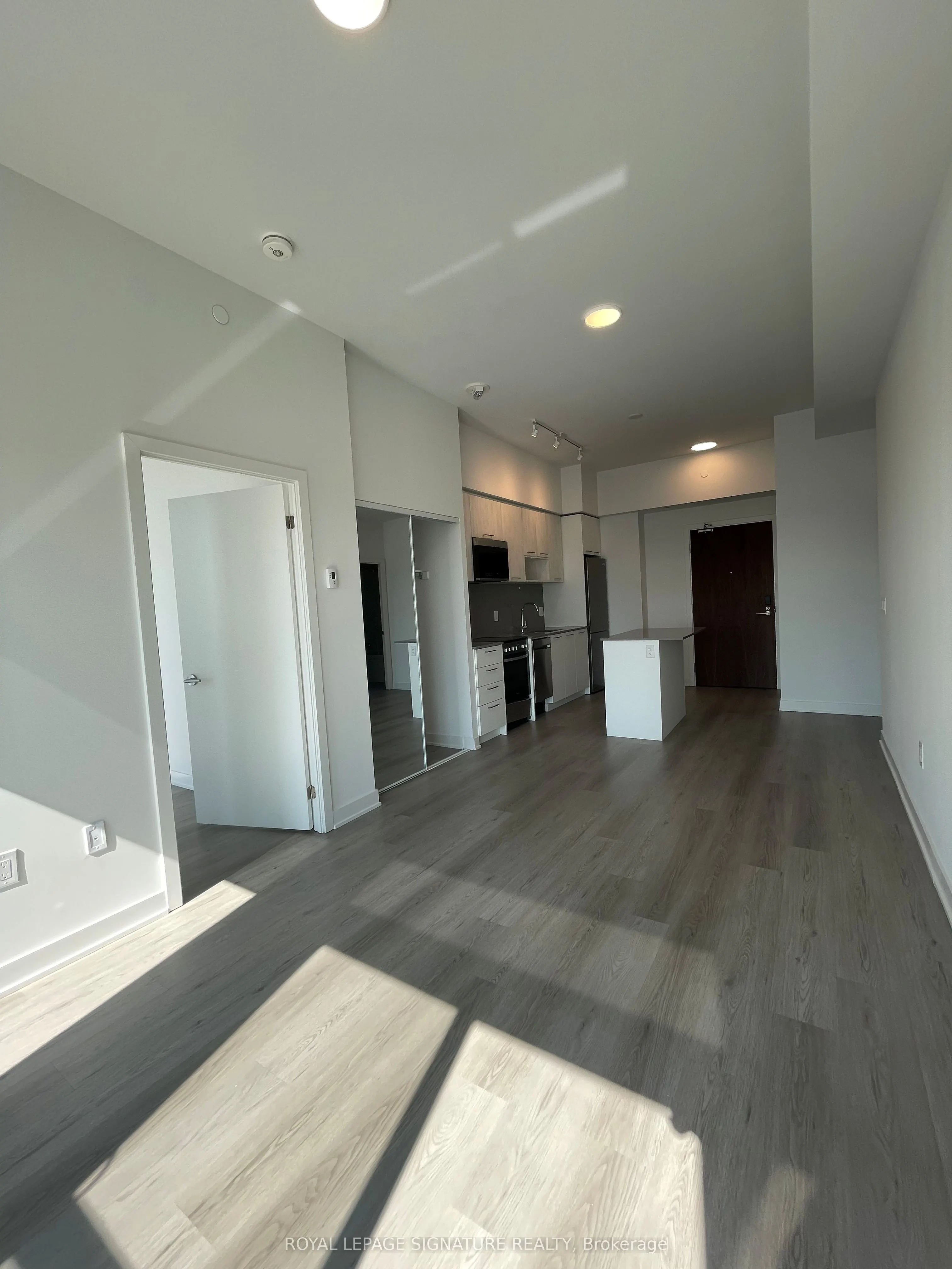 40 Lagerfeld Drive, #808