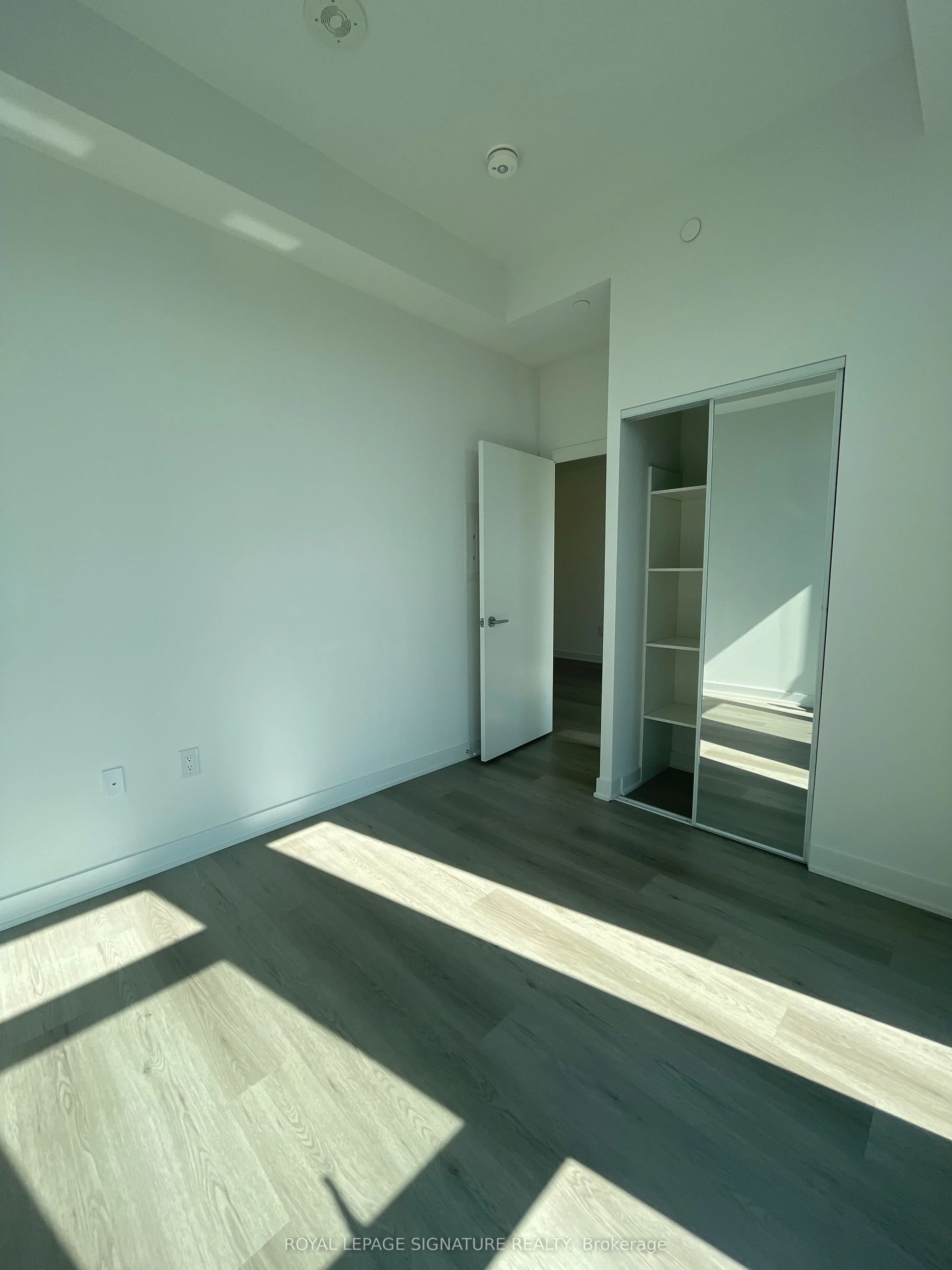 40 Lagerfeld Drive, #808