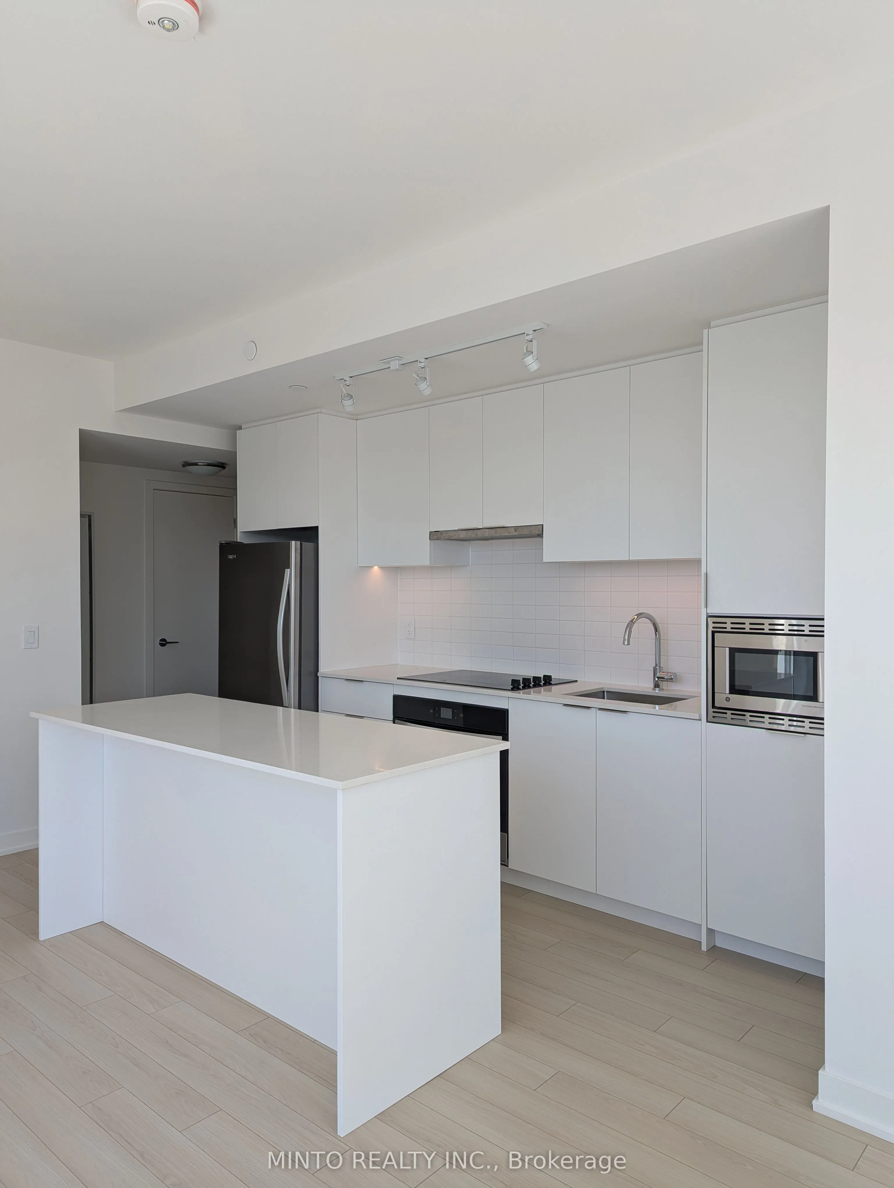 3079 Trafalgar Road, #302