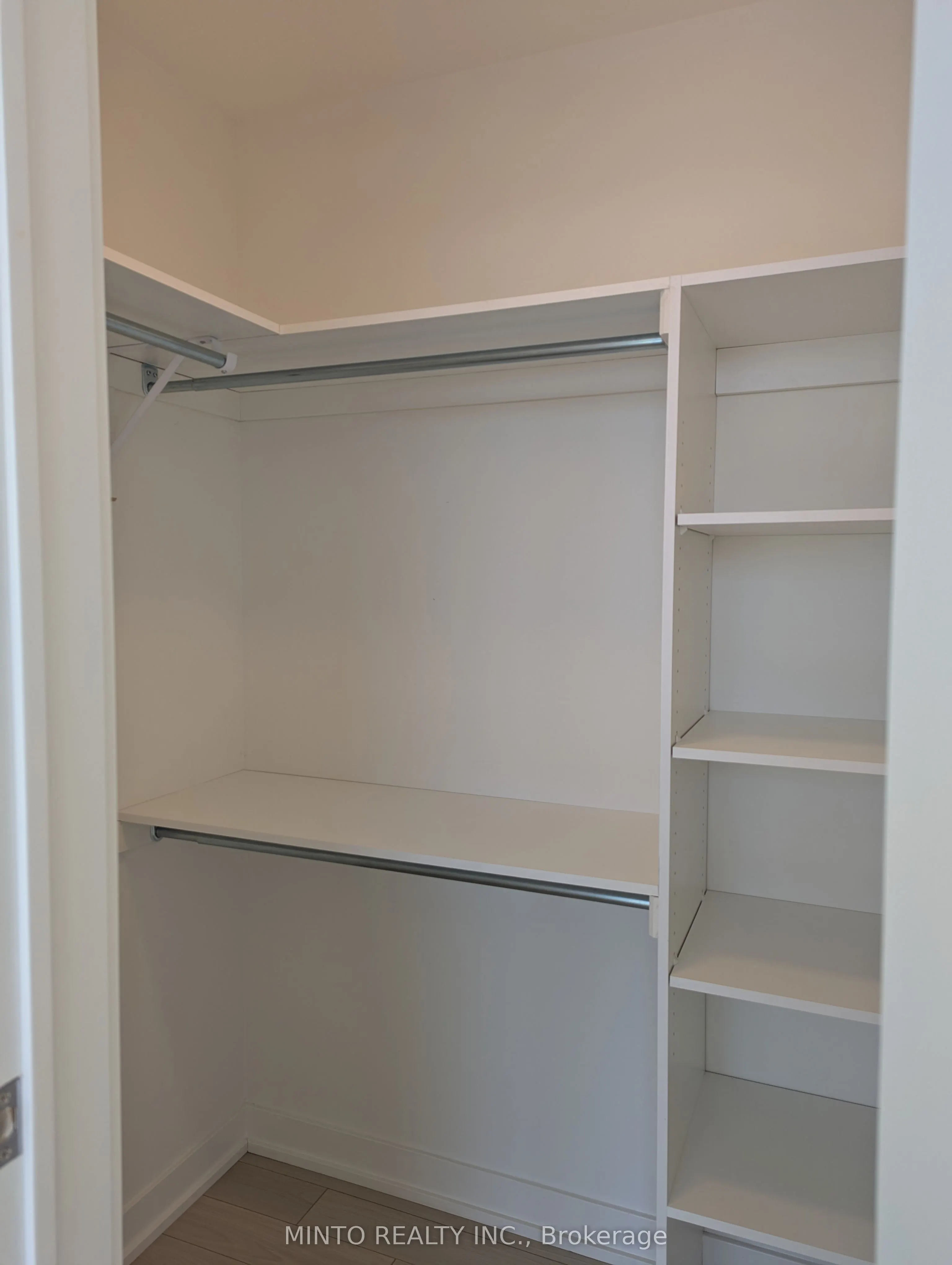 3079 Trafalgar Road, #302