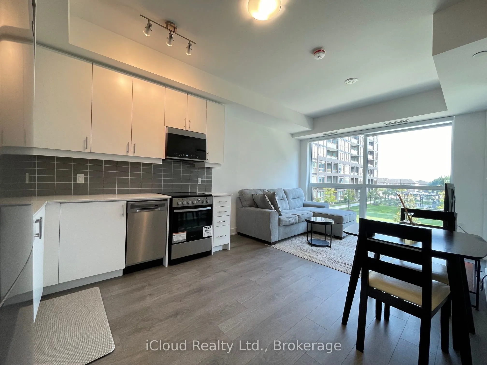 2343 Khalsa Gate, #204