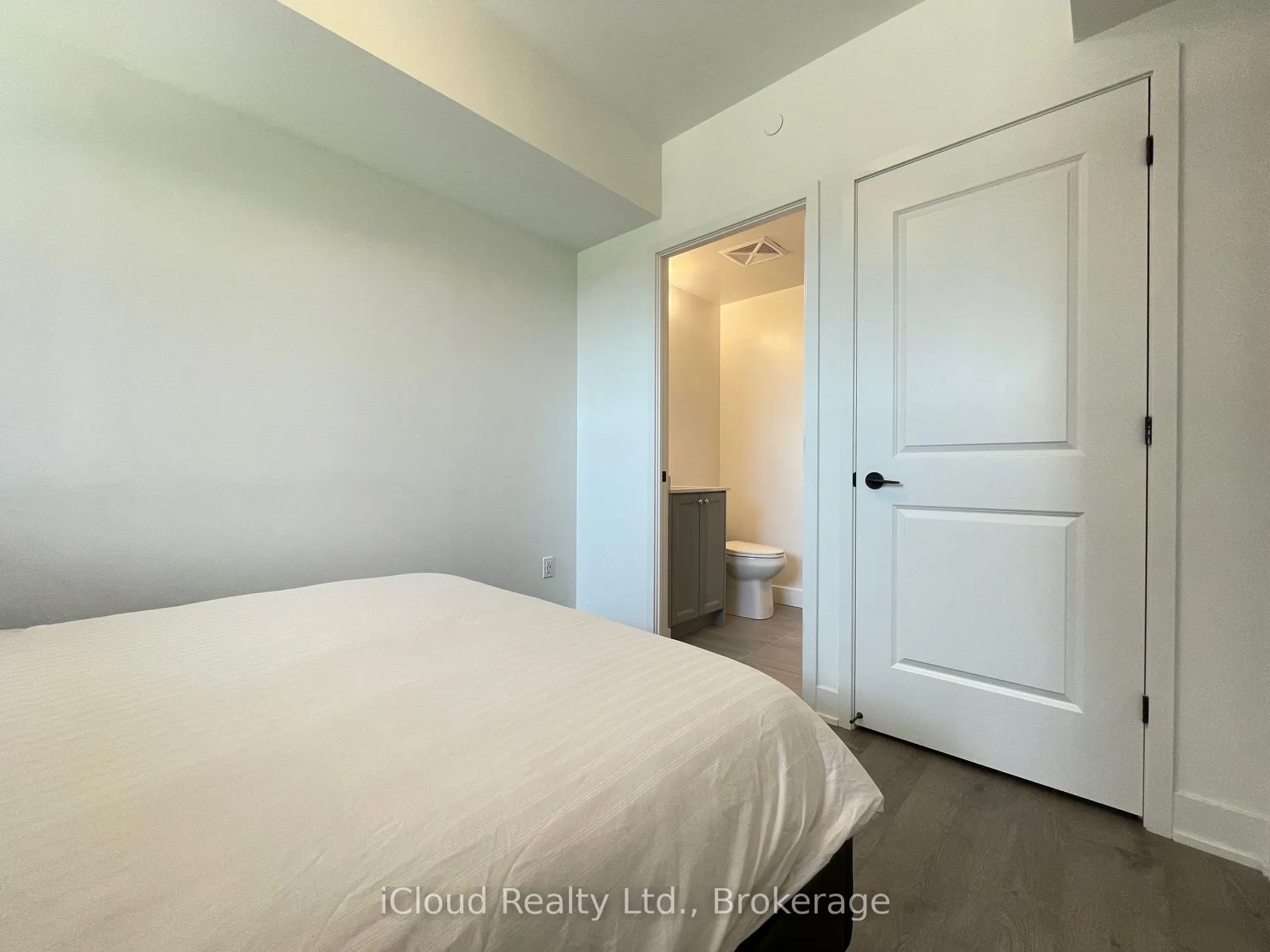 2343 Khalsa Gate, #204