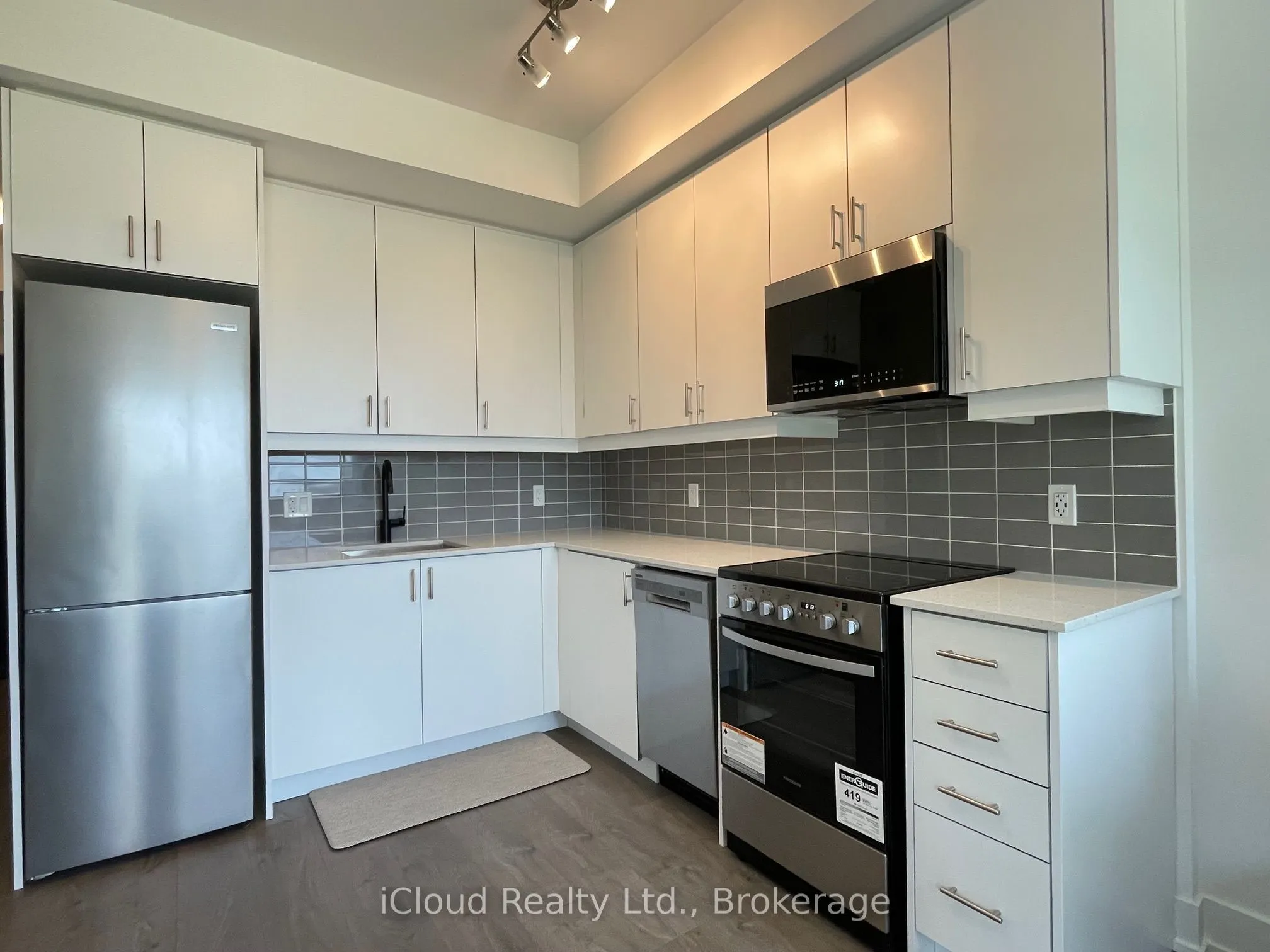 2343 Khalsa Gate, #204
