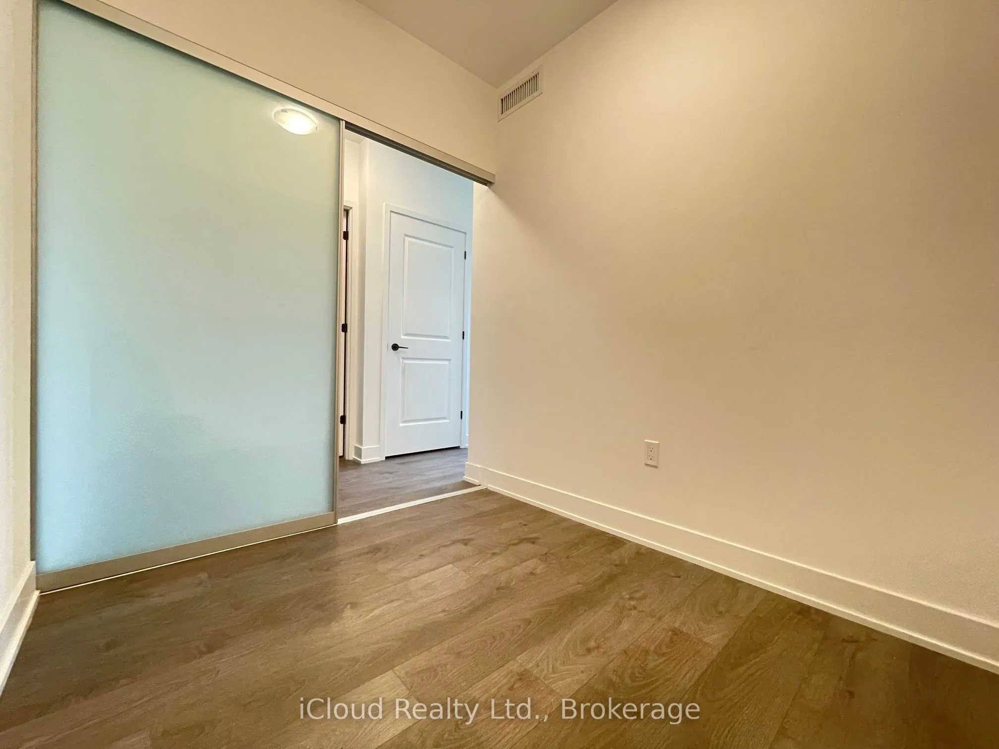 2343 Khalsa Gate, #204