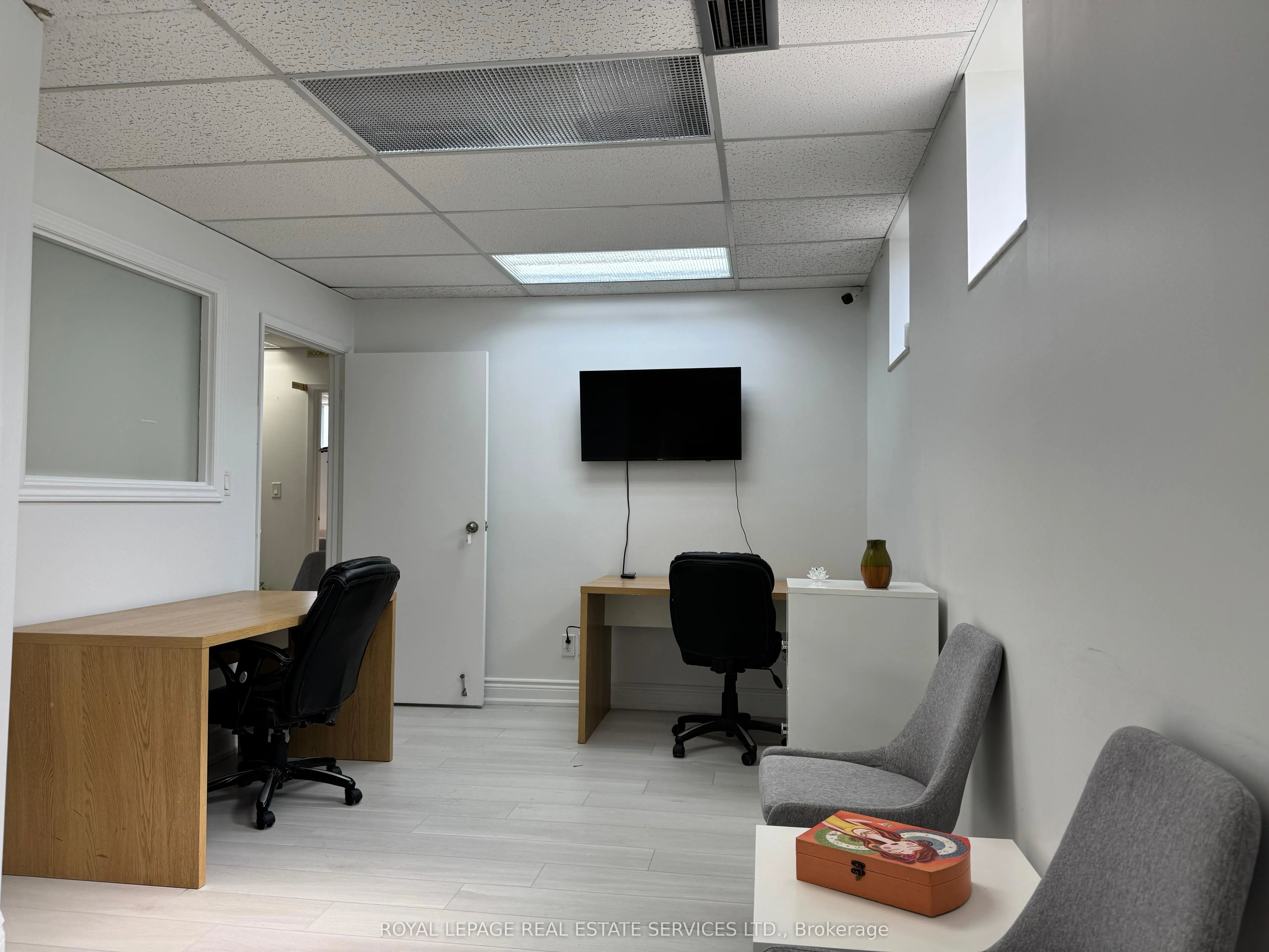 3173 Erindale Station Road, #1 (Lower Rooms)