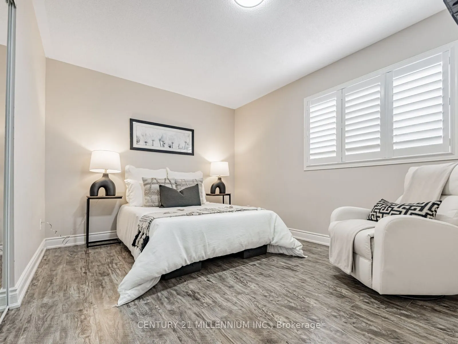 325 Marshall Crescent