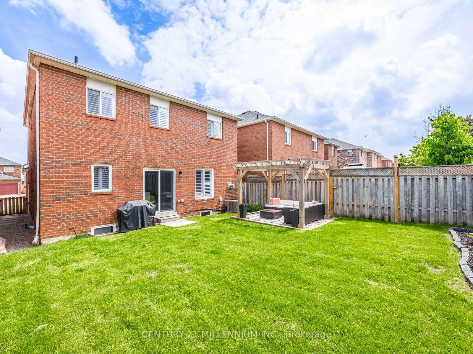 325 Marshall Crescent