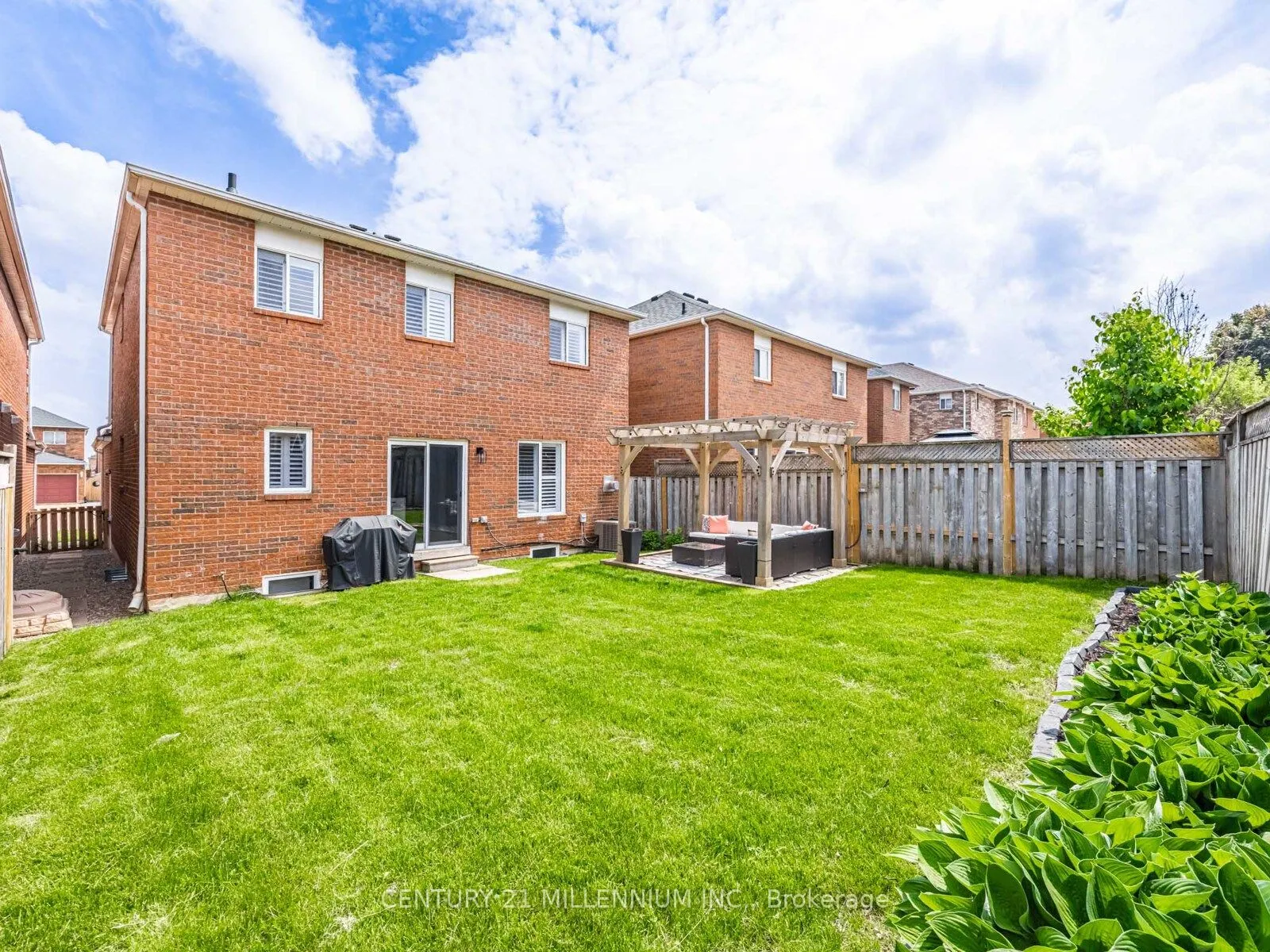 325 Marshall Crescent