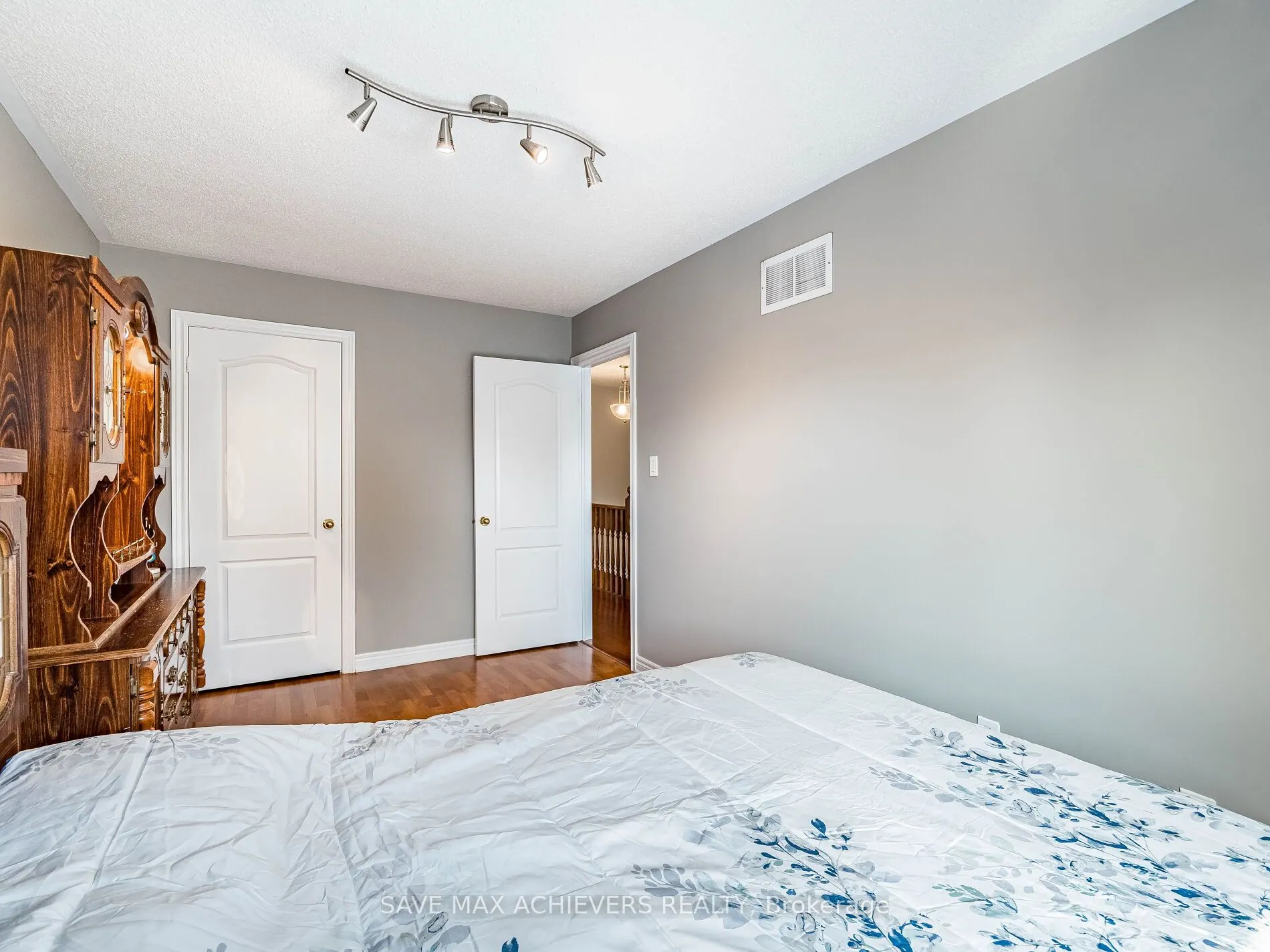65 Eastview Gate