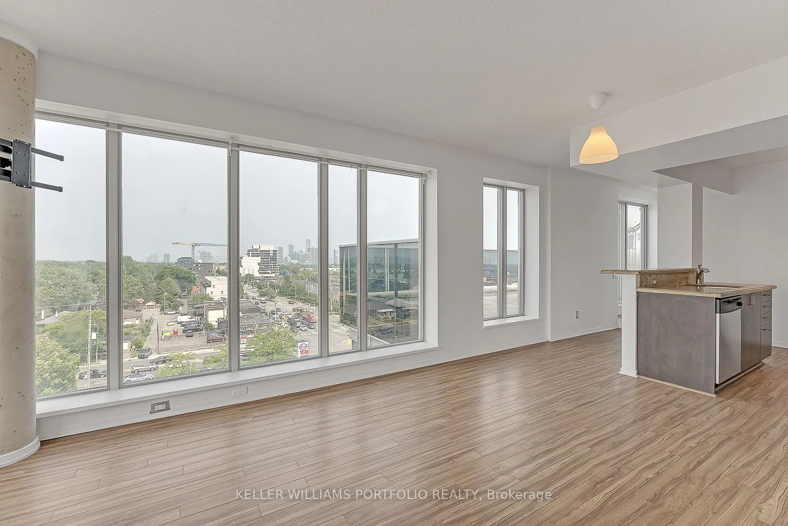 1040 The Queensway Avenue W, #809