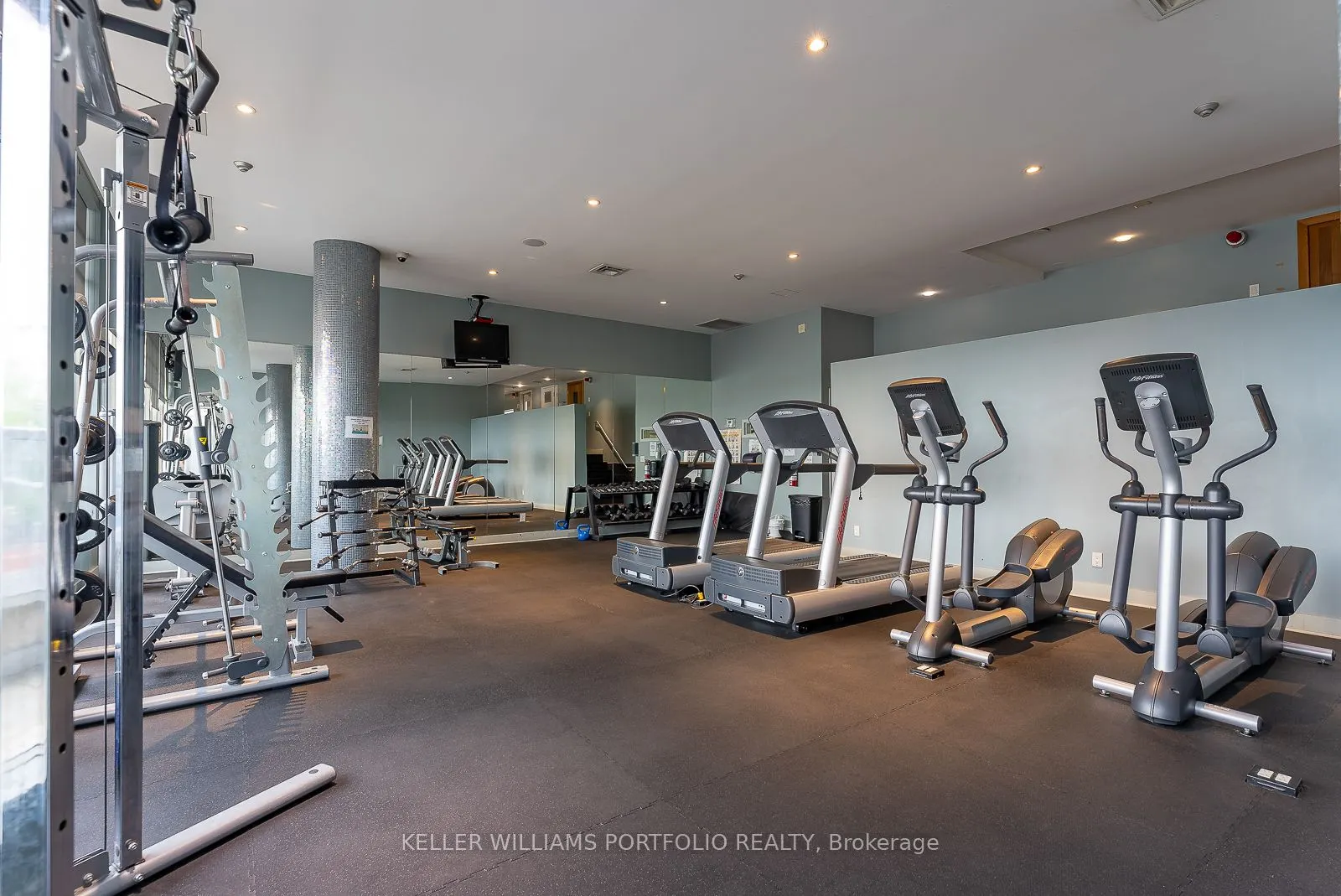 1040 The Queensway Avenue W, #809