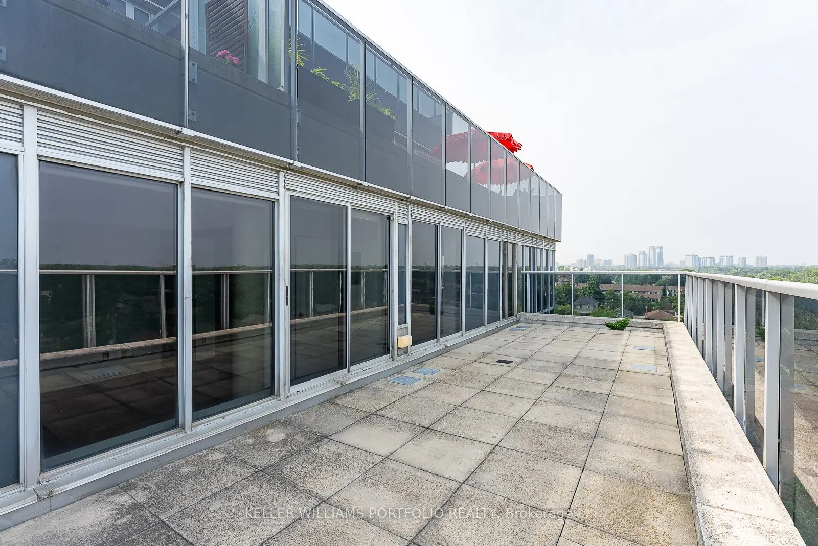 1040 The Queensway Avenue W, #809