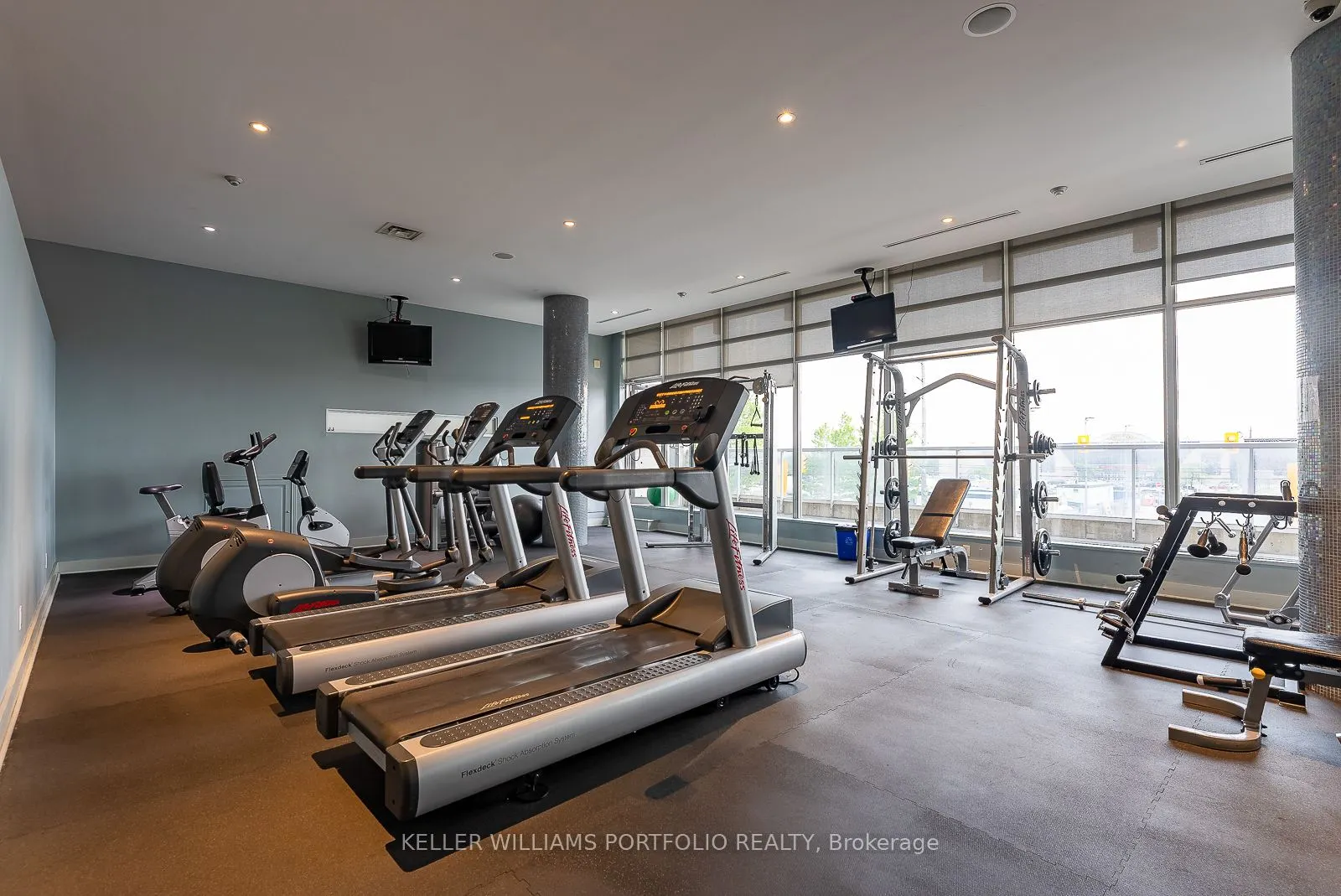 1040 The Queensway Avenue W, #809