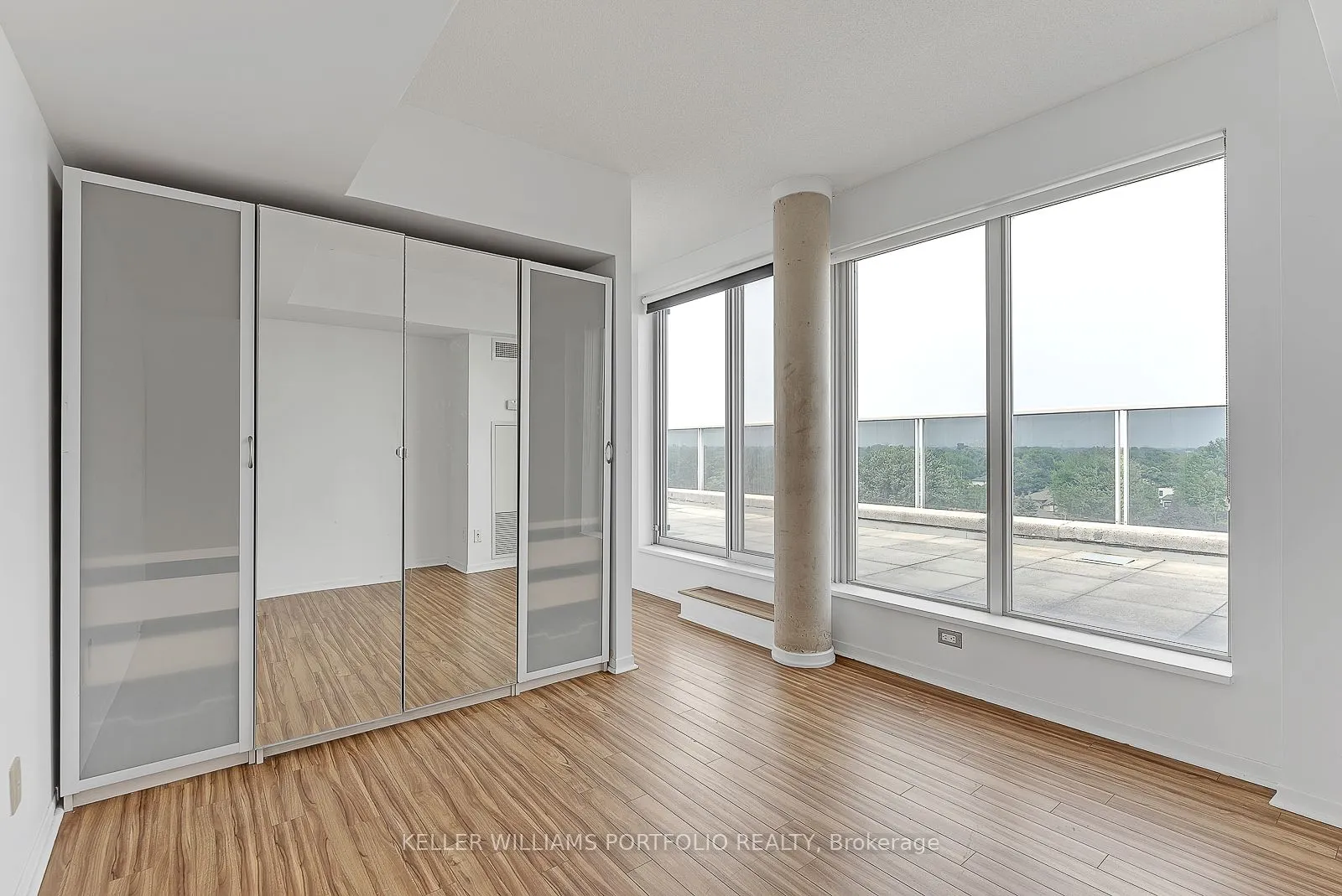 1040 The Queensway Avenue W, #809