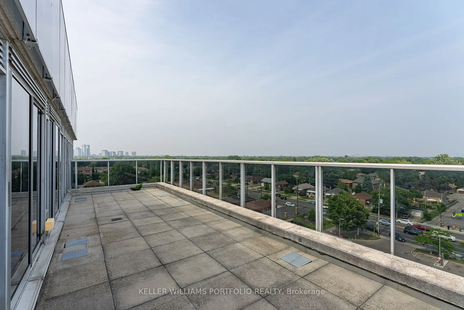 1040 The Queensway Avenue W, #809