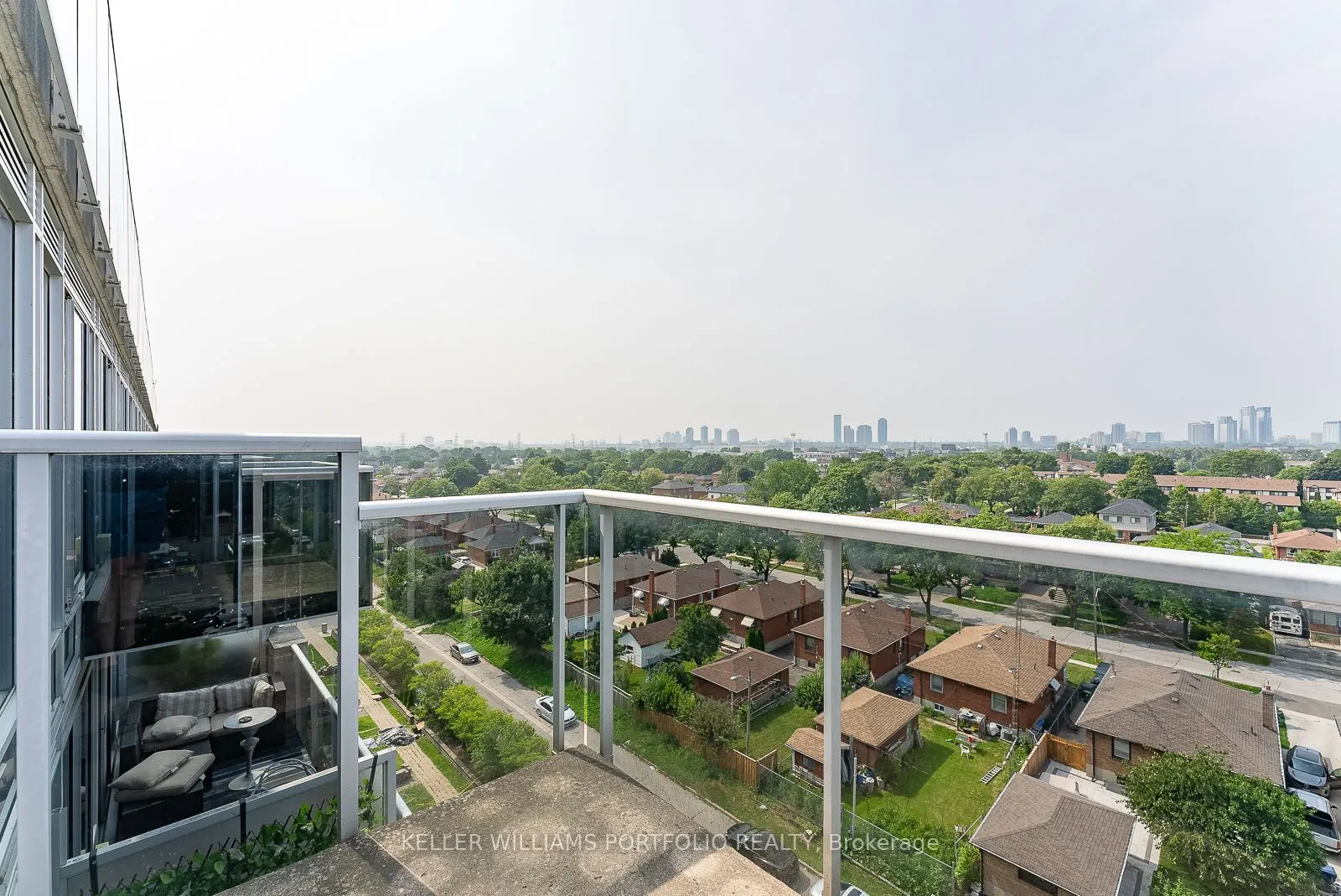 1040 The Queensway Avenue W, #809