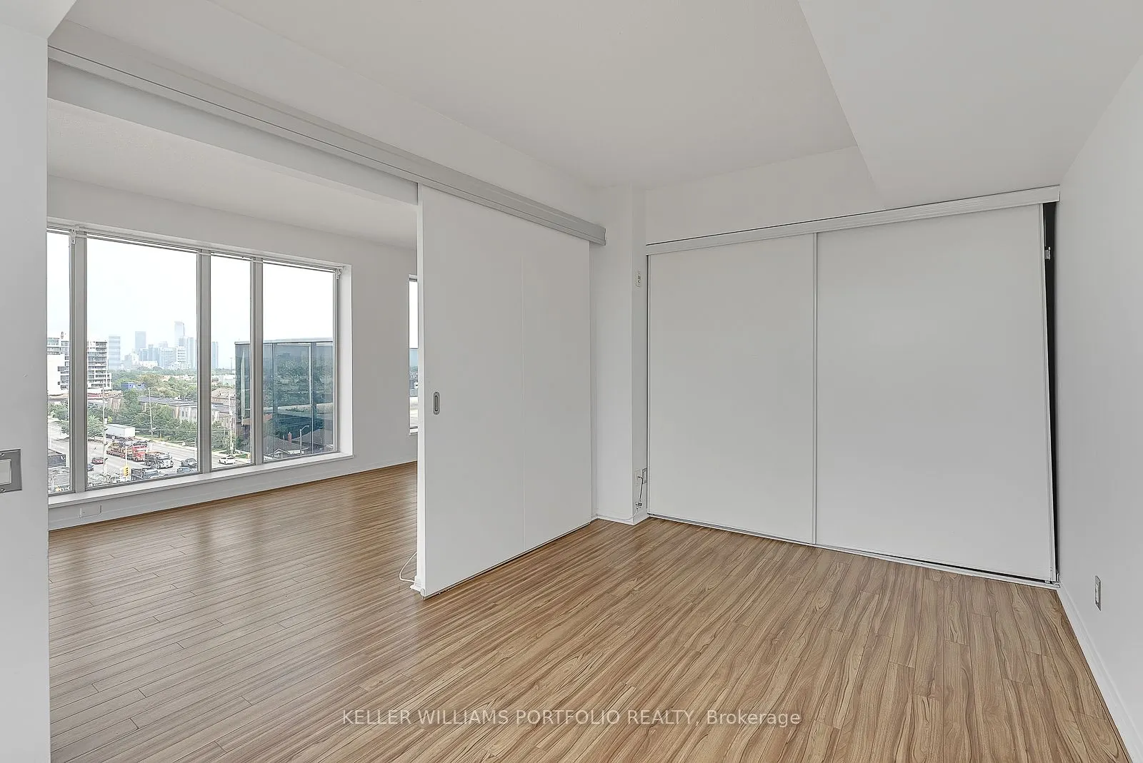 1040 The Queensway Avenue W, #809
