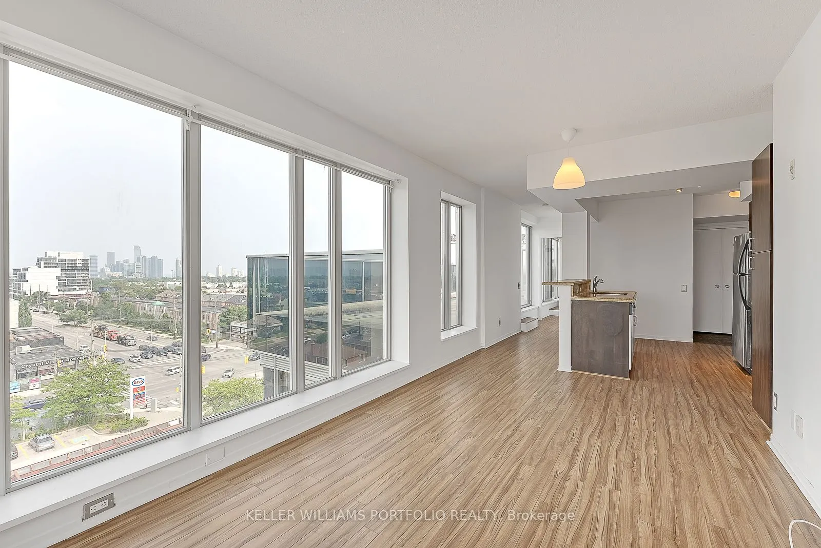 1040 The Queensway Avenue W, #809