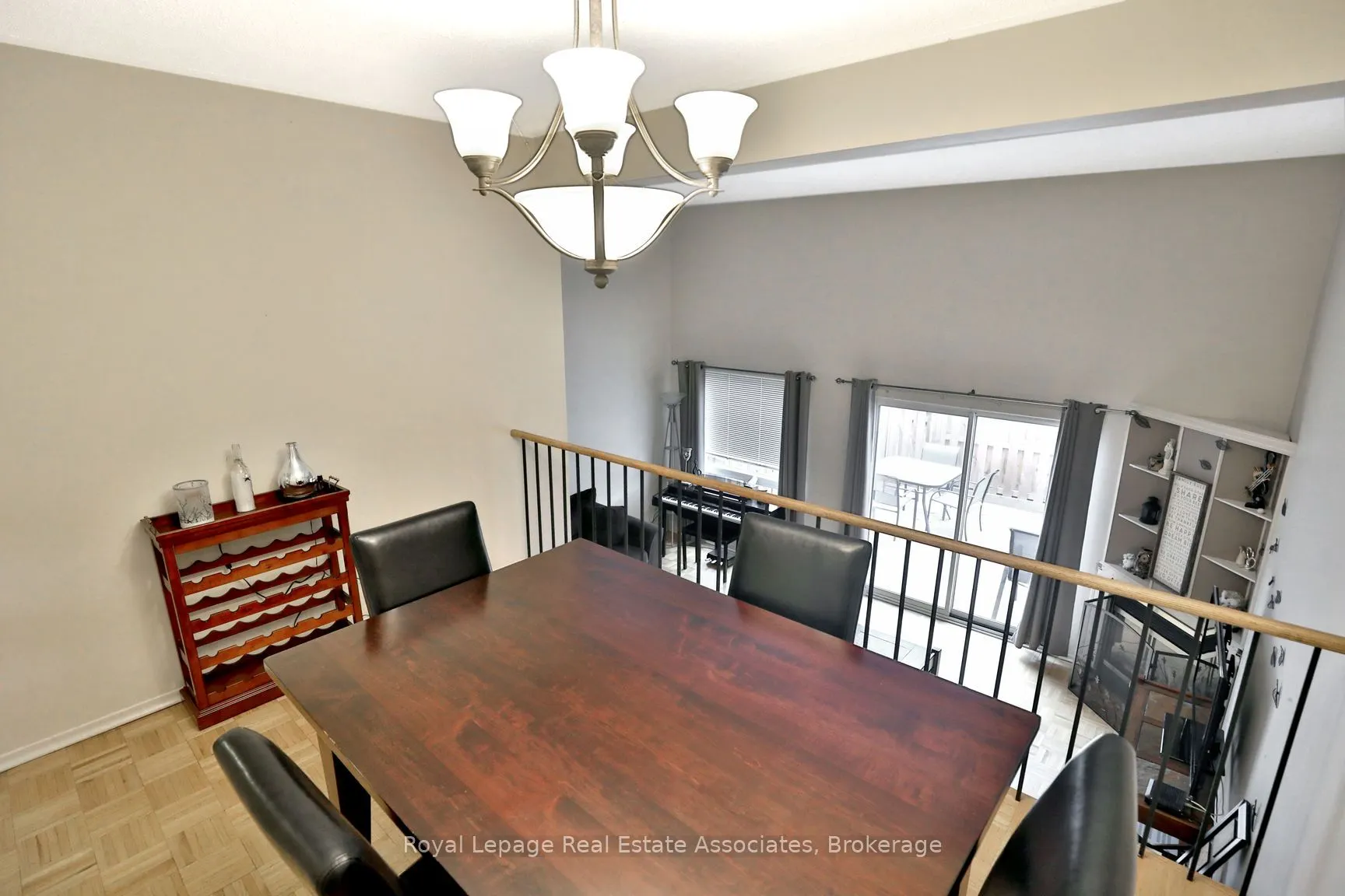 1270 Gainsborough Drive, #76
