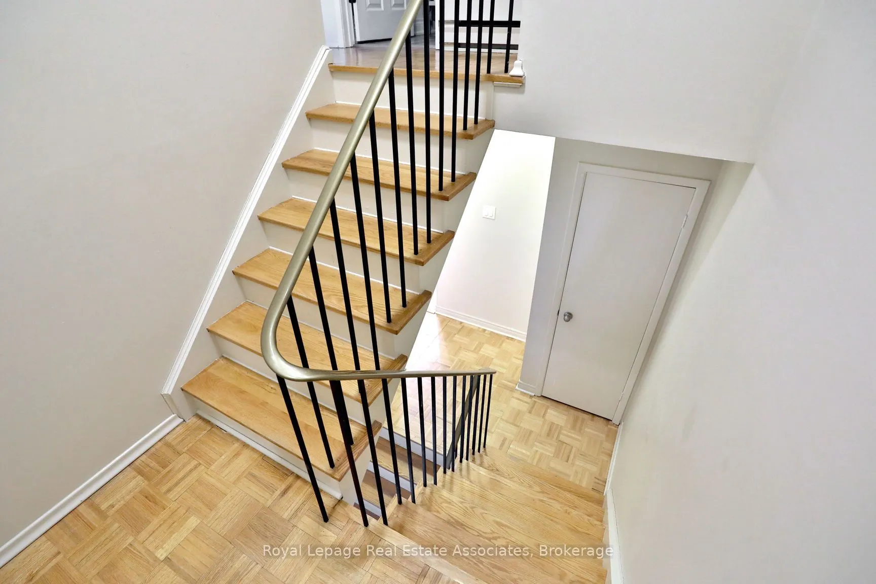 1270 Gainsborough Drive, #76