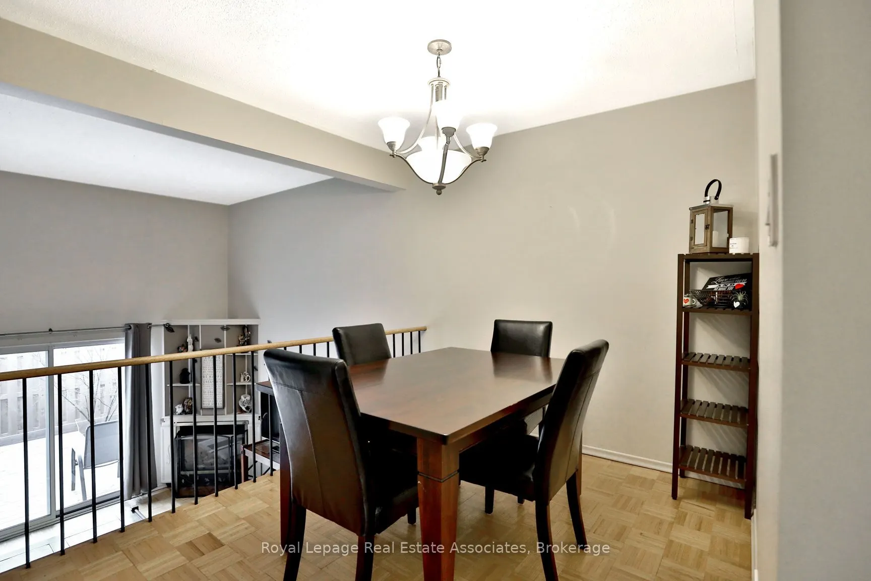 1270 Gainsborough Drive, #76