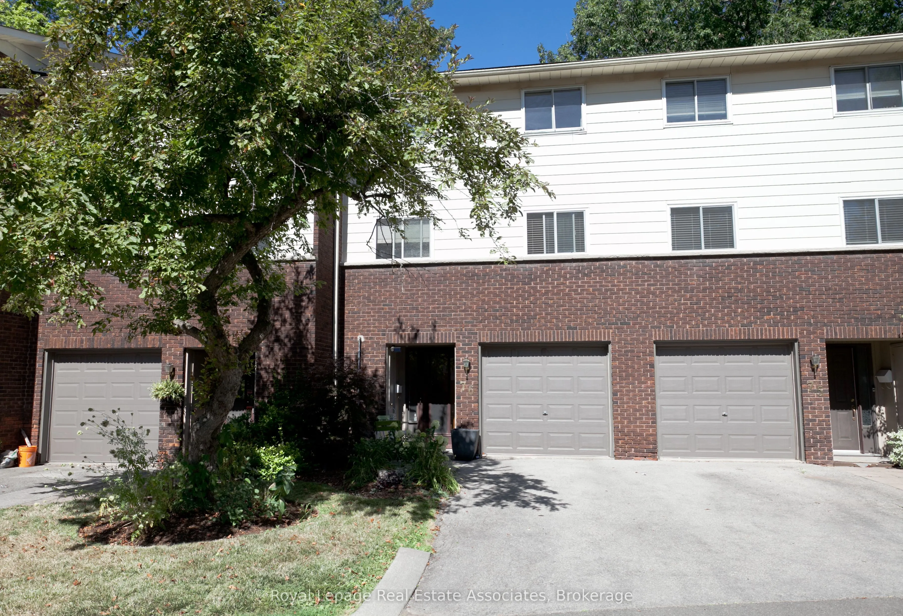 1270 Gainsborough Drive, #76